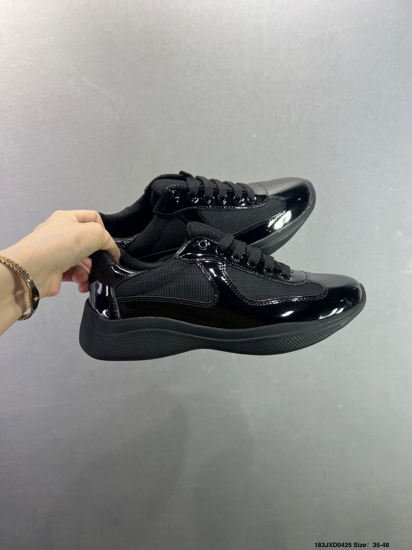 PRADA系列/Prada 普拉达板鞋 白色 PRADA系列/Prada 普拉达板鞋 白色