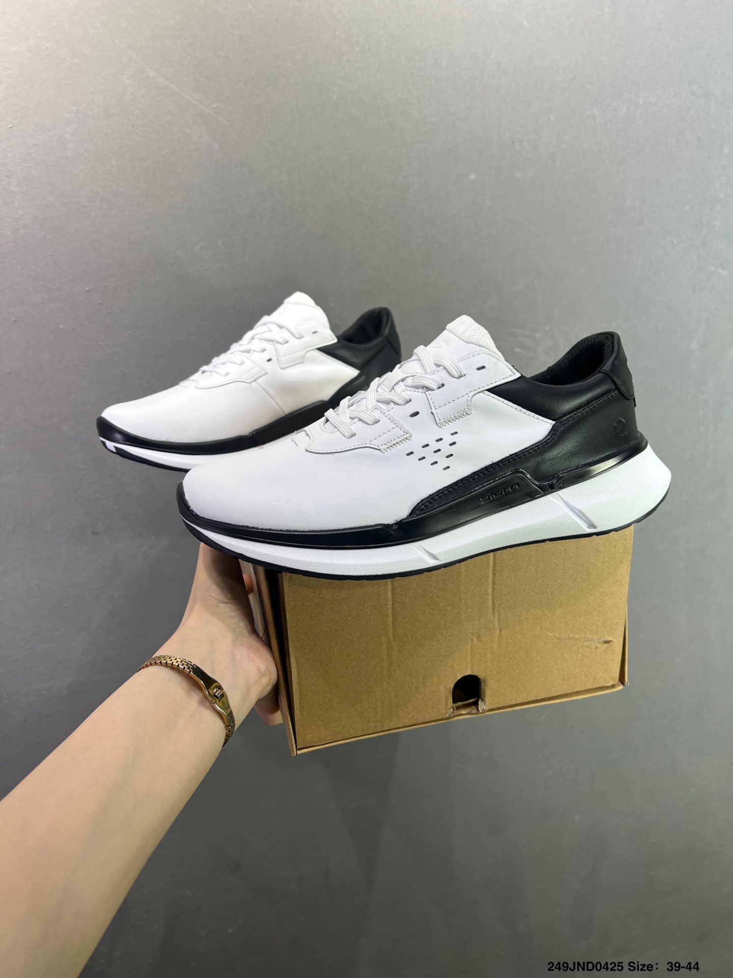 新款Ecco爱步丹麦轻奢品牌零负重系列 明星黄景瑜同款休闲鞋-Top High Quatity Cheap Sneakers Fashion Clothing Clothes Bags handbags Shoes of all Brand wholesale With The best Quality And Beautiful Price from China Factory Chinese suppliers wholesaler seller 新款Ecco爱步丹麦轻奢品牌零负重系列 明星黄景瑜同款休闲鞋