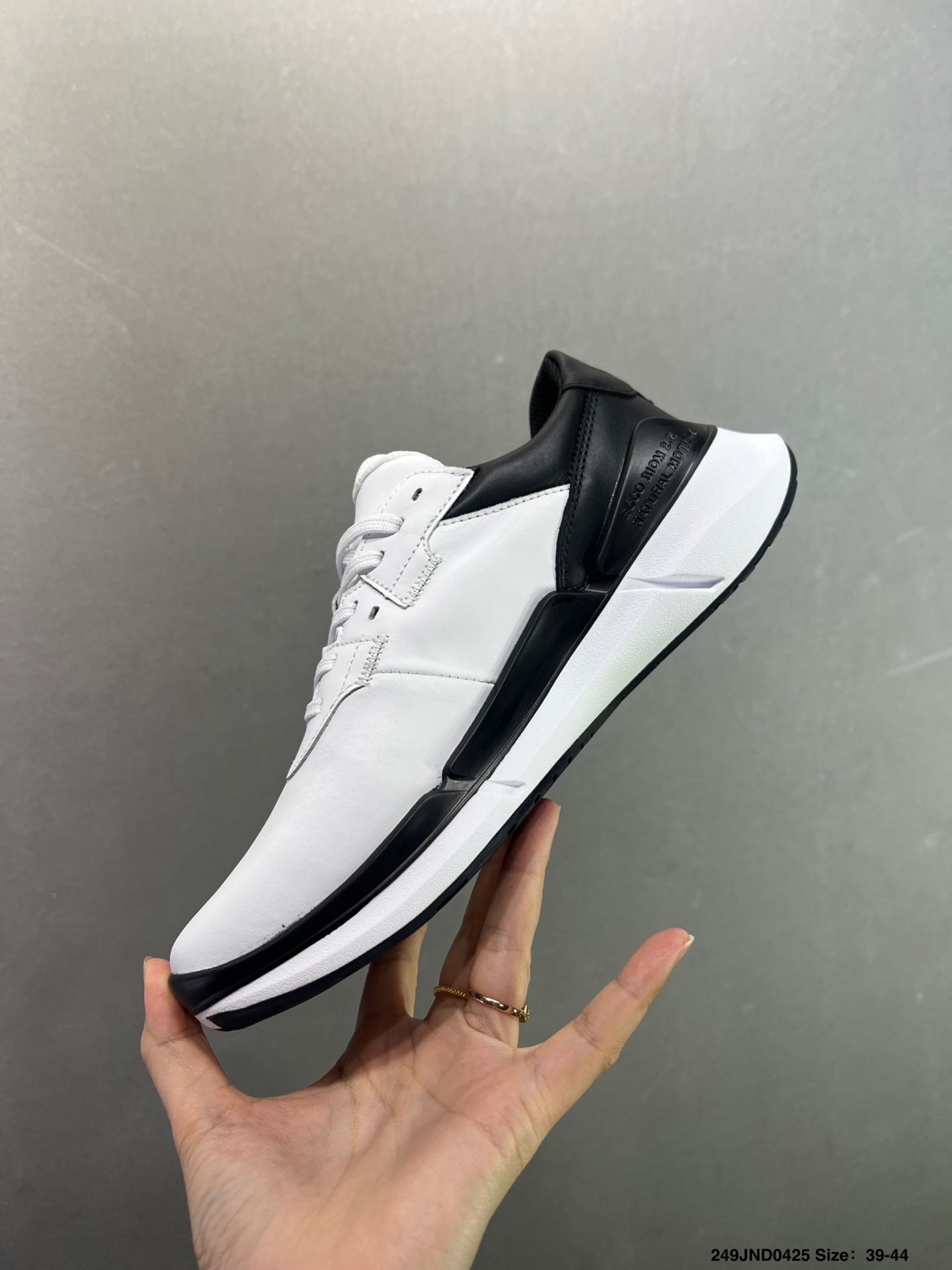 新款Ecco爱步丹麦轻奢品牌零负重系列 明星黄景瑜同款休闲鞋-Top High Quatity Cheap Sneakers Fashion Clothing Clothes Bags handbags Shoes of all Brand wholesale With The best Quality And Beautiful Price from China Factory Chinese suppliers wholesaler seller 新款Ecco爱步丹麦轻奢品牌零负重系列 明星黄景瑜同款休闲鞋