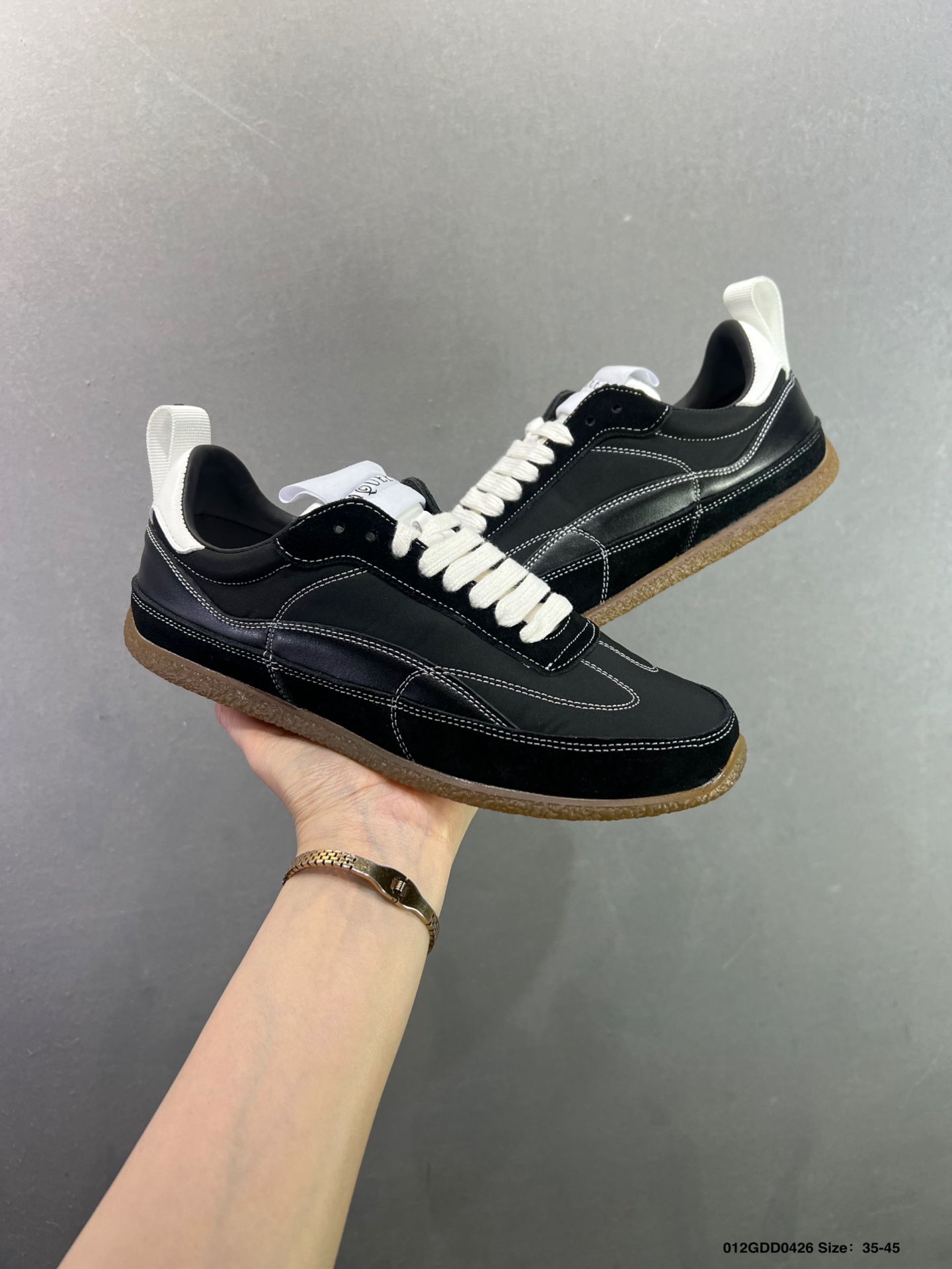 亚历山大麦昆亚历山大麦昆 EC1 小牛皮 圆头系带 低帮 生活休闲鞋-Top High Quatity Cheap Sneakers Fashion Clothing Clothes Bags handbags Shoes of all Brand wholesale With The best Quality And Beautiful Price from China Factory Chinese suppliers wholesaler seller 亚历山大麦昆亚历山大麦昆 EC1 小牛皮 圆头系带 低帮 生活休闲鞋