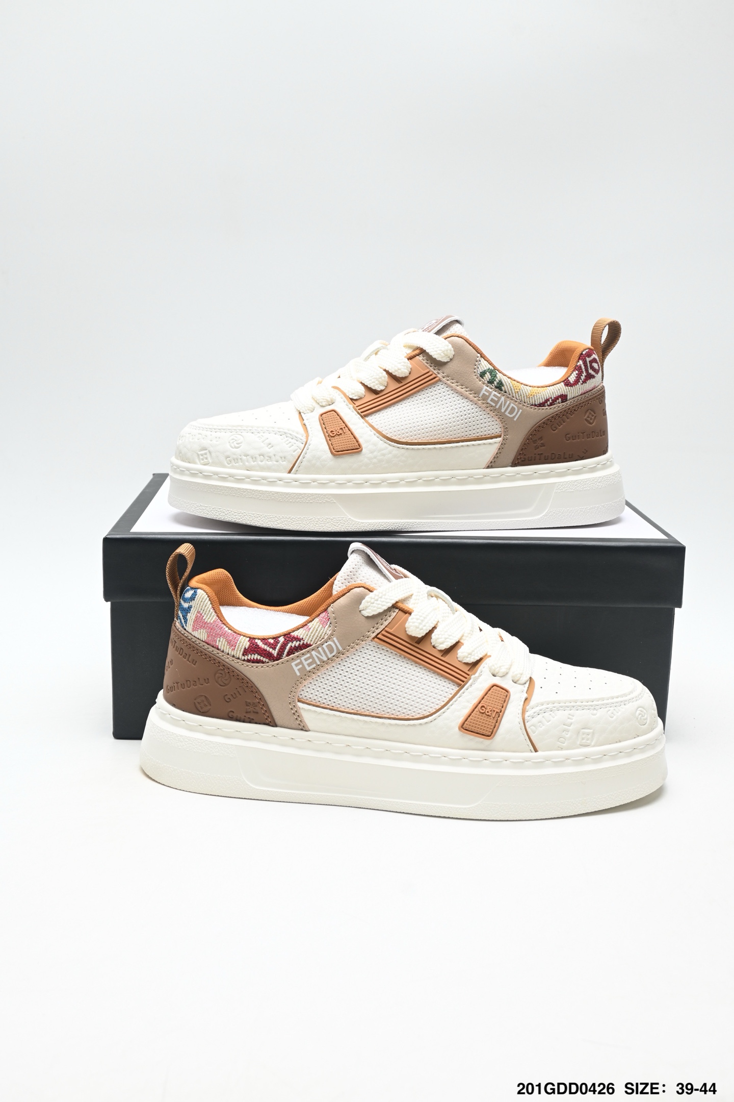 FENDI/ 芬迪 板鞋/休闲鞋 清晰质感 高端时尚 简约大气-Top High Quatity Cheap Sneakers Fashion Clothing Clothes Bags handbags Shoes of all Brand wholesale With The best Quality And Beautiful Price from China Factory Chinese suppliers wholesaler seller FENDI/ 芬迪 板鞋/休闲鞋 清晰质感 高端时尚 简约大气