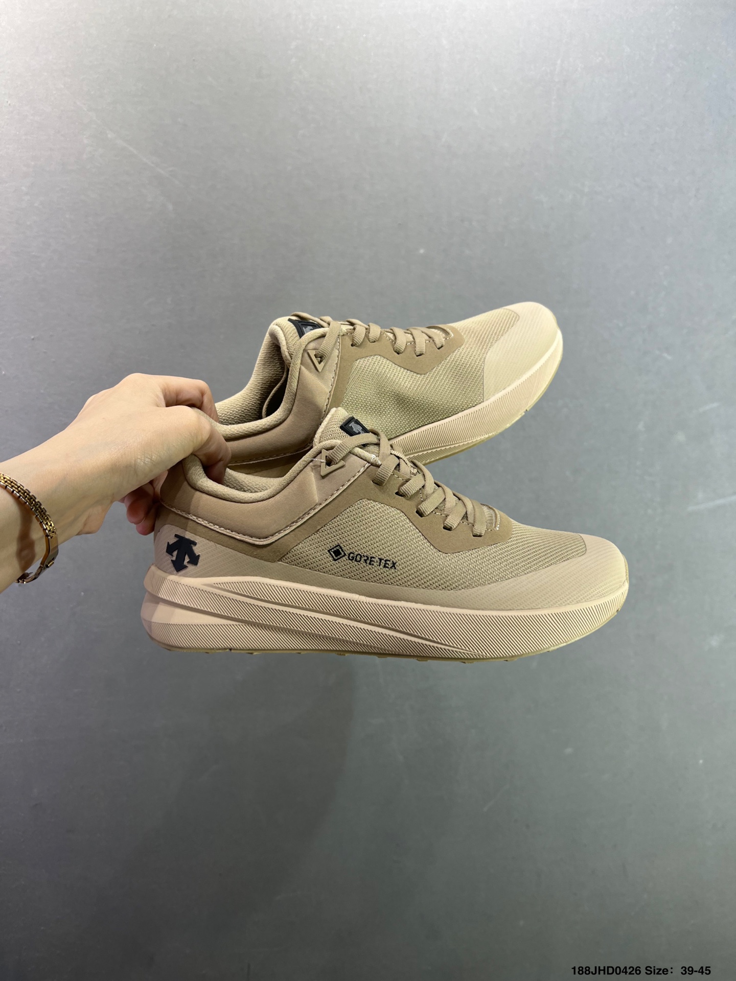 迪桑特DESCENTE EDGE COURT RETRO 复古轻质 耐磨低帮 生活休闲鞋 SP363LSN82