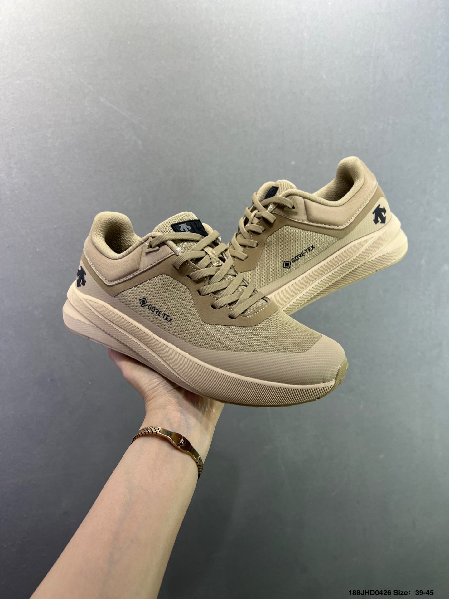 迪桑特DESCENTE EDGE COURT RETRO 复古轻质 耐磨低帮 生活休闲鞋 SP363LSN82