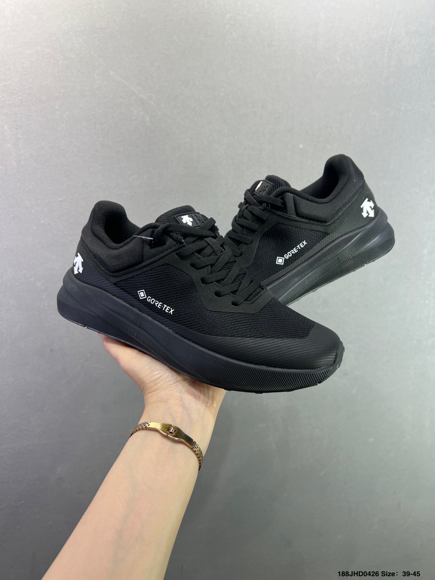 迪桑特DESCENTE EDGE COURT RETRO 复古轻质 耐磨低帮 生活休闲鞋 SP363LSN82