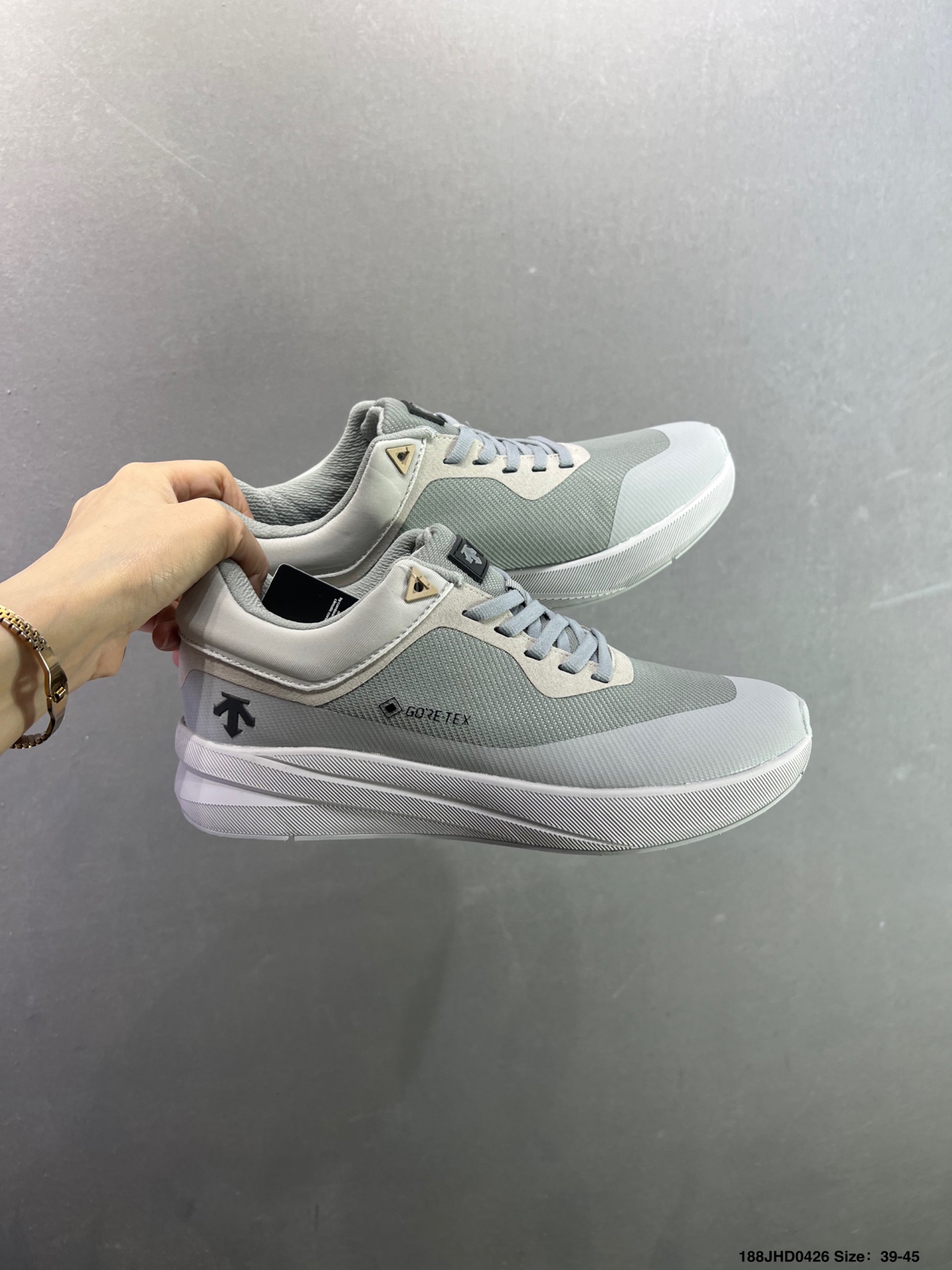迪桑特DESCENTE EDGE COURT RETRO 复古轻质 耐磨低帮 生活休闲鞋 SP363LSN82