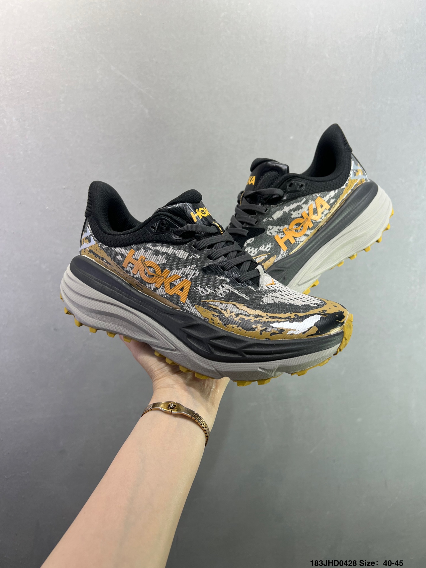 HOKA M STINSON 7 全新配色 HOKA ONE ONE是来自美国的跑步鞋知名品牌 1141530/BWR-Top High Quatity Cheap Sneakers Fashion Clothing Clothes Bags handbags Shoes of all Brand wholesale With The best Quality And Beautiful Price from China Factory Chinese suppliers wholesaler seller HOKA M STINSON 7 全新配色 HOKA ONE ONE是来自美国的跑步鞋知名品牌 1141530/BWR
