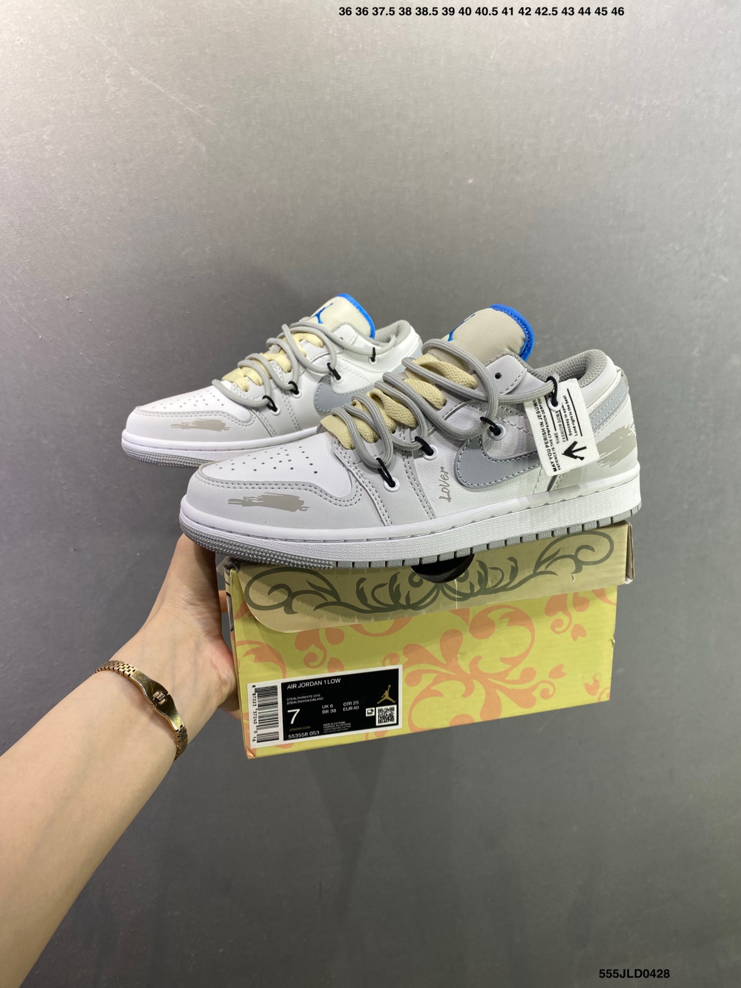 Nike Air Jordan 1 Low AJ1乔1低帮休闲板鞋 553558-113-Top High Quatity Cheap Sneakers Fashion Clothing Clothes Bags handbags Shoes of all Brand wholesale With The best Quality And Beautiful Price from China Factory Chinese suppliers wholesaler seller Nike Air Jordan 1 Low AJ1乔1低帮休闲板鞋 553558-113
