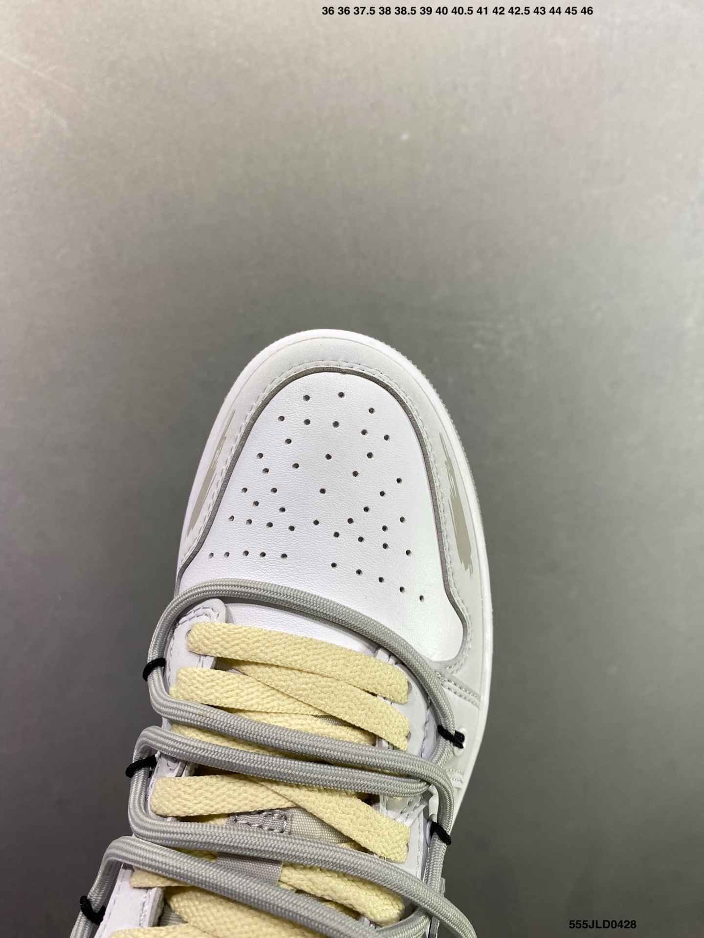 Nike Air Jordan 1 Low AJ1乔1低帮休闲板鞋 553558-113-Top High Quatity Cheap Sneakers Fashion Clothing Clothes Bags handbags Shoes of all Brand wholesale With The best Quality And Beautiful Price from China Factory Chinese suppliers wholesaler seller Nike Air Jordan 1 Low AJ1乔1低帮休闲板鞋 553558-113