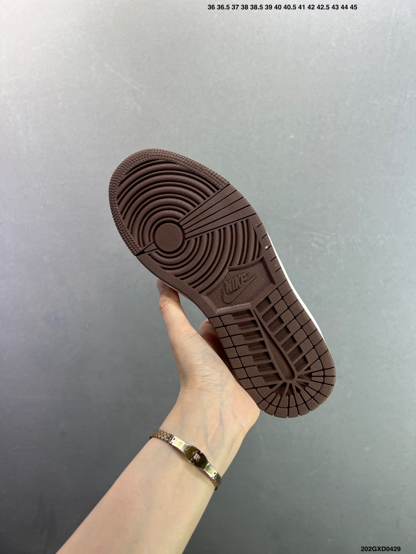 Nike Air Jordan 1 x Travis Scott AJ1倒勾 乔一倒钩 ‘DIY’定制 耐克 低帮文化篮球鞋 LX1988-202