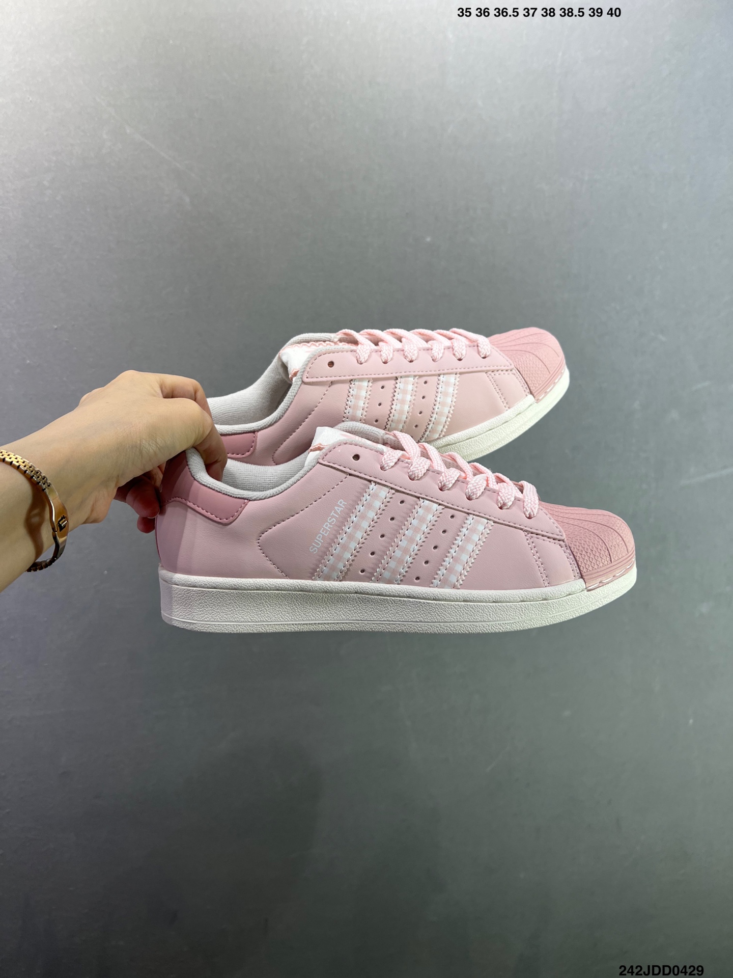 Adidas originals Superstar 2 粉色 贝壳头系列三叶草低帮经典百搭休闲运动板鞋 KJ3968-Top High Quatity Cheap Sneakers Fashion Clothing Clothes Bags handbags Shoes of all Brand wholesale With The best Quality And Beautiful Price from China Factory Chinese suppliers wholesaler seller Adidas originals Superstar 2 粉色 贝壳头系列三叶草低帮经典百搭休闲运动板鞋 KJ3968