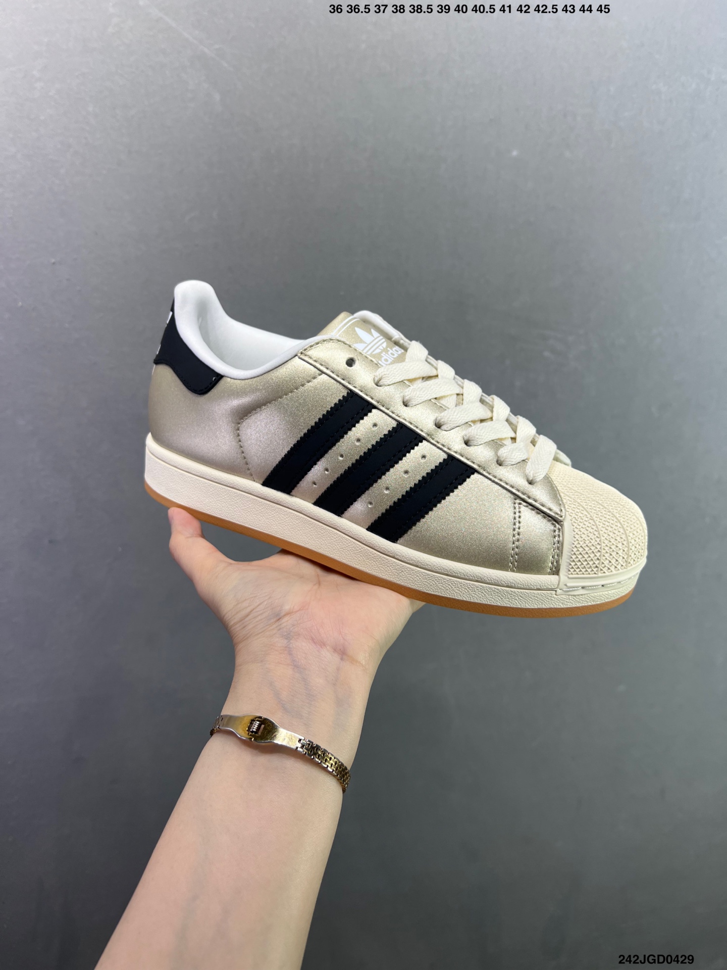 阿迪达斯/三叶草Adidas Originals Superstar Vintage”Earth Strata Black“经典贝壳头古着系列低帮百搭休闲运动板鞋B“皮革米白灰黑” HQ2691-Top High Quatity Cheap Sneakers Fashion Clothing Clothes Bags handbags Shoes of all Brand wholesale With The best Quality And Beautiful Price from China Factory Chinese suppliers wholesaler seller 阿迪达斯/三叶草Adidas Originals Superstar Vintage”Earth Strata Black“经典贝壳头古着系列低帮百搭休闲运动板鞋B“皮革米白灰黑” HQ2691