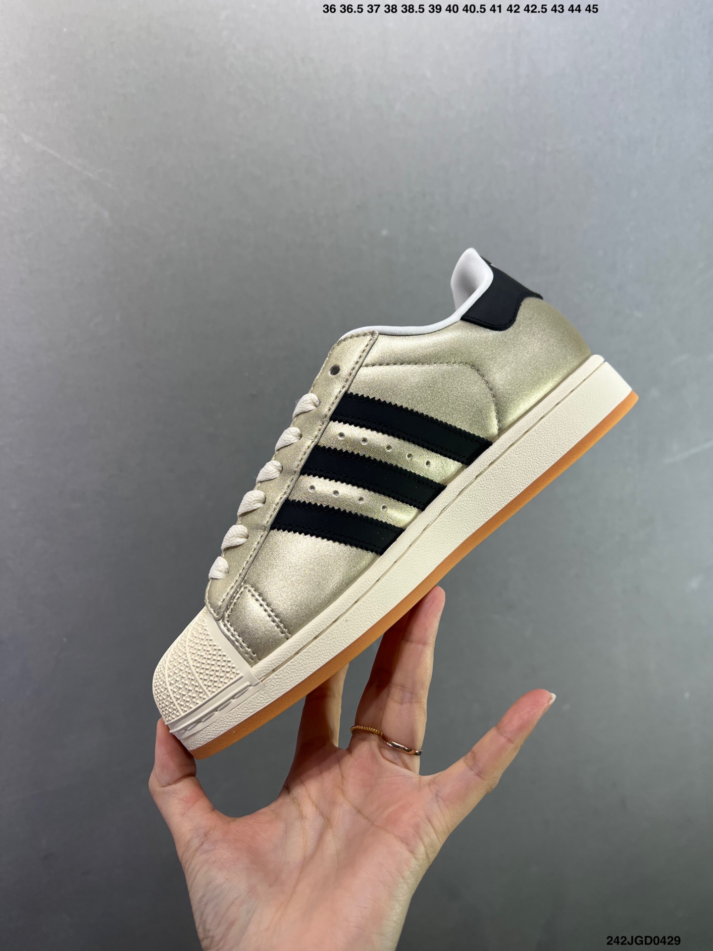 阿迪达斯/三叶草Adidas Originals Superstar Vintage”Earth Strata Black“经典贝壳头古着系列低帮百搭休闲运动板鞋B“皮革米白灰黑” HQ2691-Top High Quatity Cheap Sneakers Fashion Clothing Clothes Bags handbags Shoes of all Brand wholesale With The best Quality And Beautiful Price from China Factory Chinese suppliers wholesaler seller 阿迪达斯/三叶草Adidas Originals Superstar Vintage”Earth Strata Black“经典贝壳头古着系列低帮百搭休闲运动板鞋B“皮革米白灰黑” HQ2691