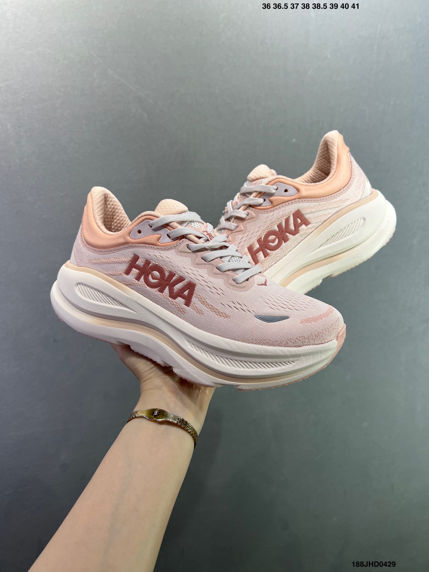 HOKA ONE ONE Bondi 9 机能缓震跑鞋 1162012/WWH