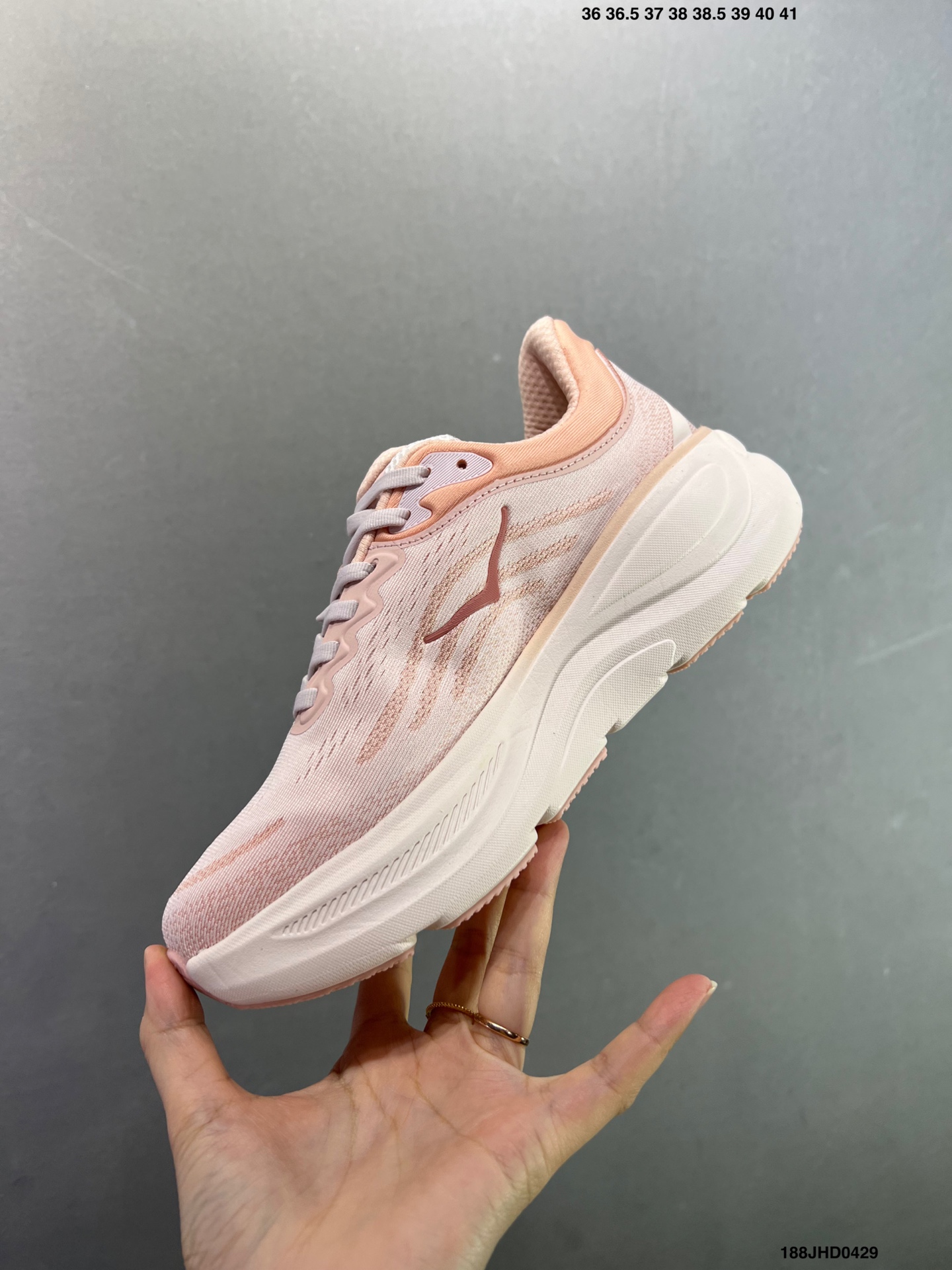 HOKA ONE ONE Bondi 9 机能缓震跑鞋 1162012/WWH
