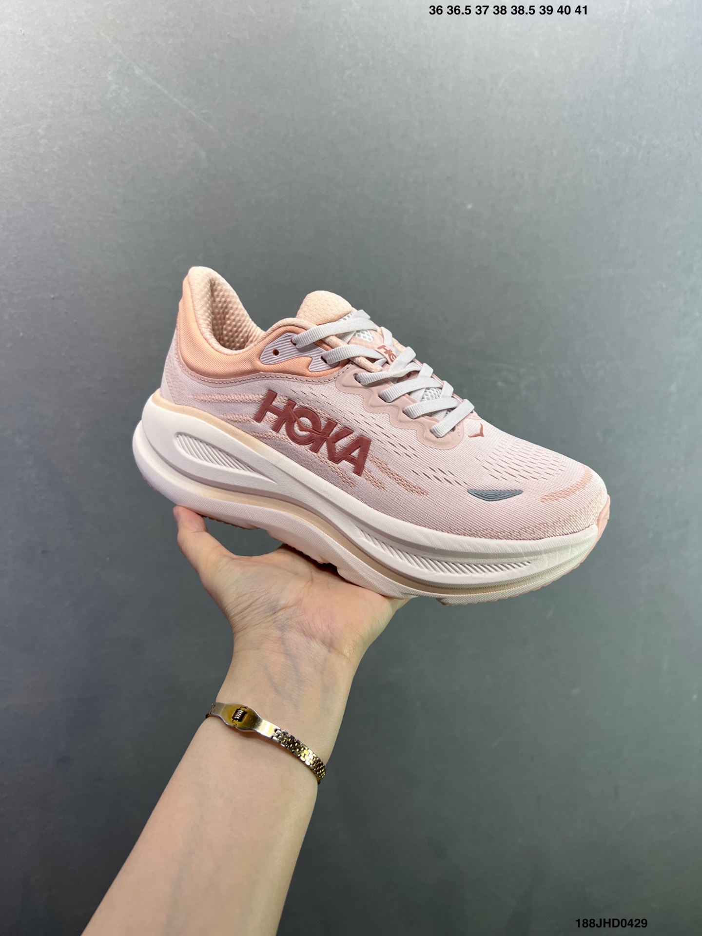 HOKA ONE ONE Bondi 9 机能缓震跑鞋 1162012/WWH