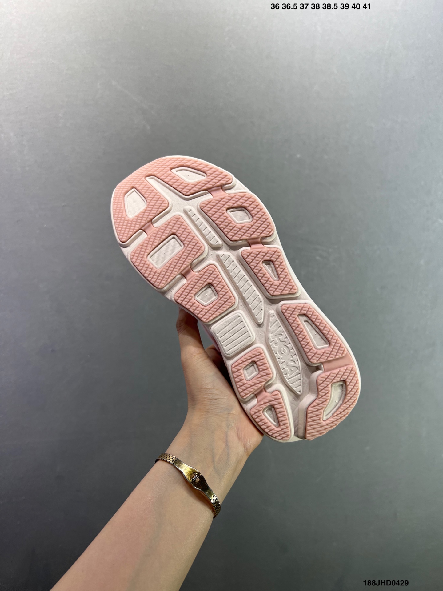 HOKA ONE ONE Bondi 9 机能缓震跑鞋 1162012/WWH