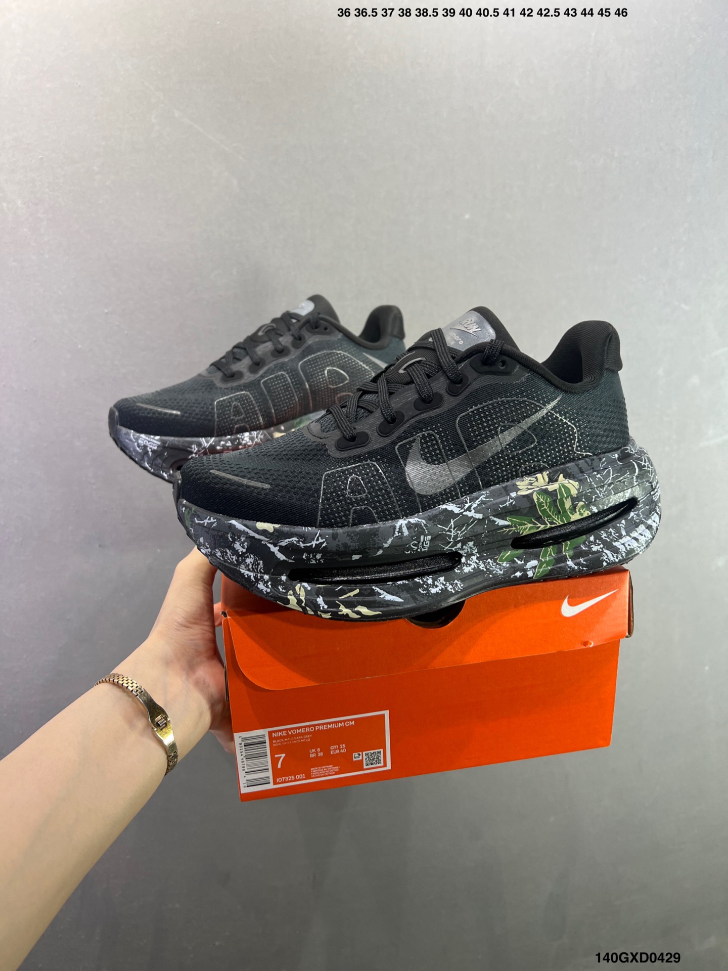 Nike VOMERO PREMIUM 耐克 舒适减震防滑 低帮跑步鞋 IO7325-001-Top High Quatity Cheap Sneakers Fashion Clothing Clothes Bags handbags Shoes of all Brand wholesale With The best Quality And Beautiful Price from China Factory Chinese suppliers wholesaler seller Nike VOMERO PREMIUM 耐克 舒适减震防滑 低帮跑步鞋 IO7325-001