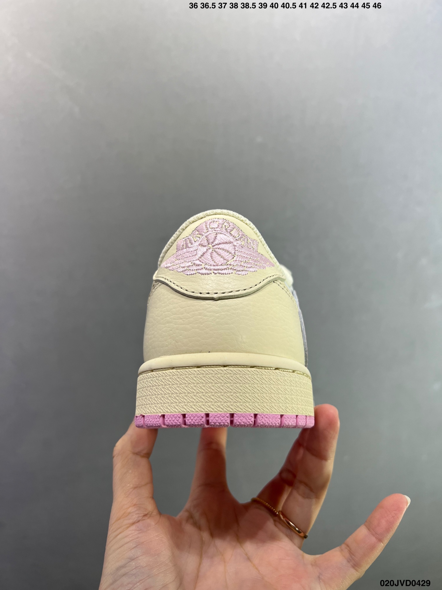 AJ1倒勾Travis Scott x Air Jordan 1 ” Reverse Mocha “ AJ1乔1 TS 闪电 联名倒钩 低帮文化篮球鞋 DM7866-162-Top High Quatity Cheap Sneakers Fashion Clothing Clothes Bags handbags Shoes of all Brand wholesale With The best Quality And Beautiful Price from China Factory Chinese suppliers wholesaler seller AJ1倒勾Travis Scott x Air Jordan 1 ” Reverse Mocha “ AJ1乔1 TS 闪电 联名倒钩 低帮文化篮球鞋 DM7866-162