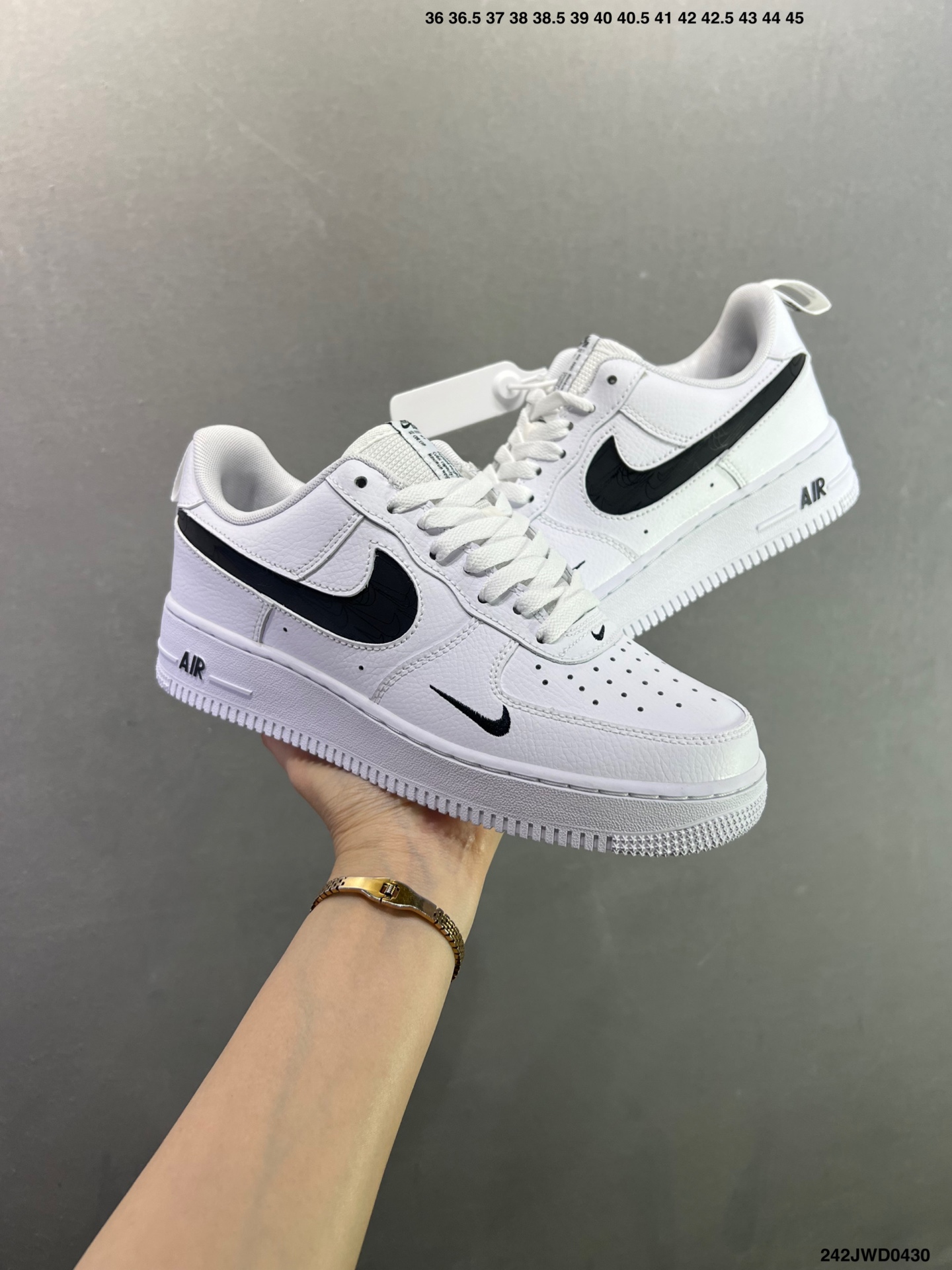 NIKE AIR FORCE 1‘07 IV3222-400