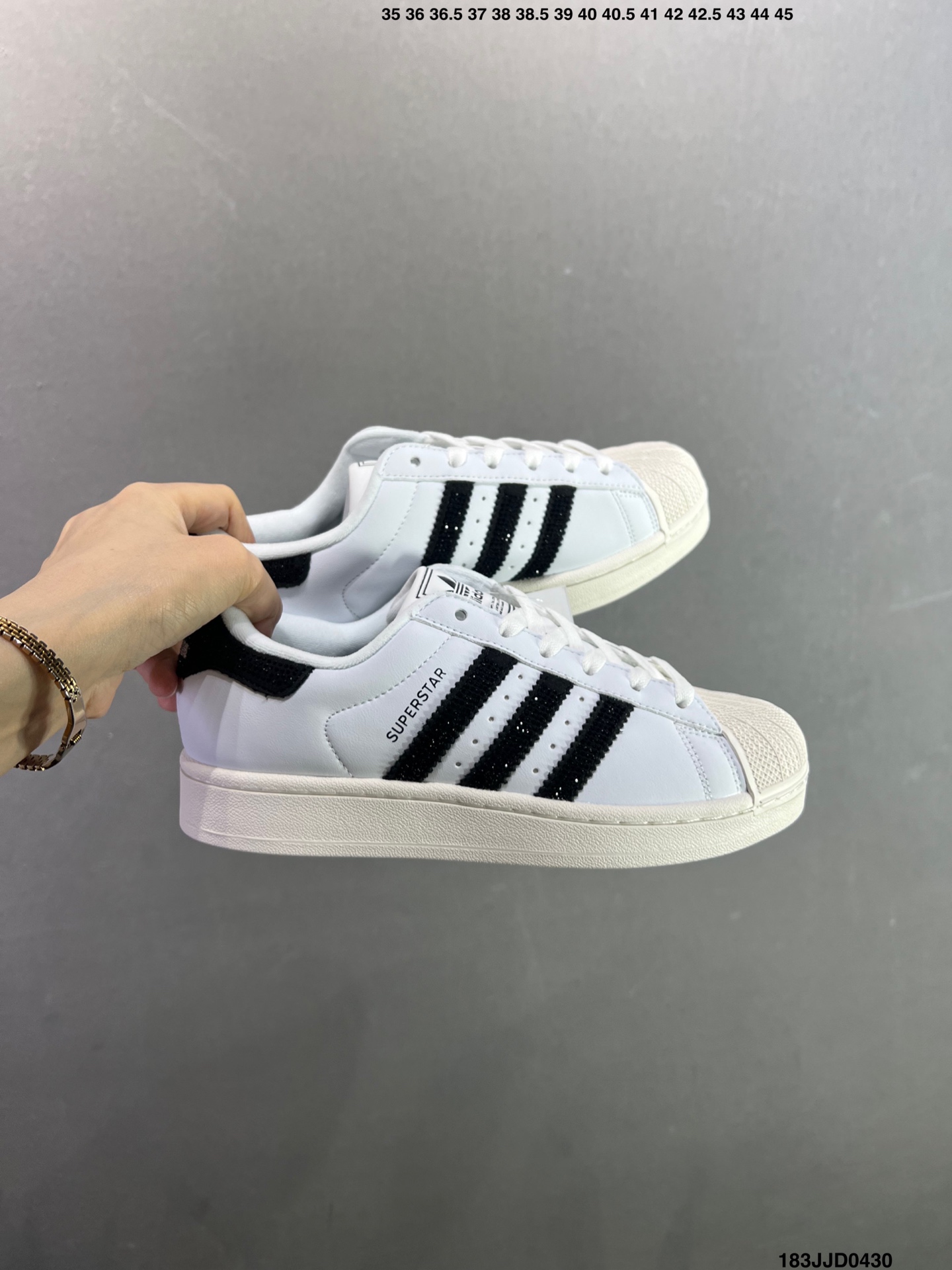 adidas originals Superstar 2 经典舒适 板鞋 女款 黑银 贝壳头系列低帮经典百搭休闲运动板鞋 IH4200-Top High Quatity Cheap Sneakers Fashion Clothing Clothes Bags handbags Shoes of all Brand wholesale With The best Quality And Beautiful Price from China Factory Chinese suppliers wholesaler seller adidas originals Superstar 2 经典舒适 板鞋 女款 黑银 贝壳头系列低帮经典百搭休闲运动板鞋 IH4200