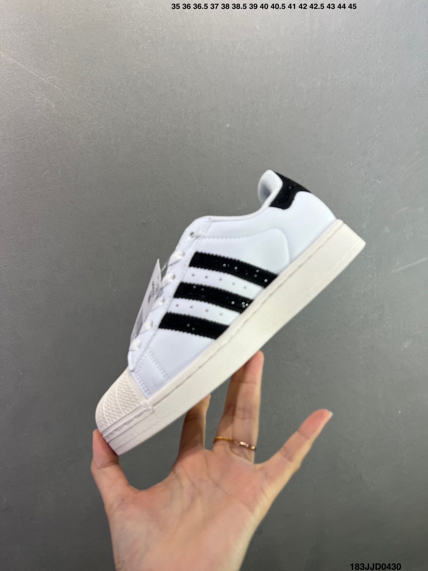 adidas originals Superstar 2 经典舒适 板鞋 女款 黑银 贝壳头系列低帮经典百搭休闲运动板鞋 IH4200-Top High Quatity Cheap Sneakers Fashion Clothing Clothes Bags handbags Shoes of all Brand wholesale With The best Quality And Beautiful Price from China Factory Chinese suppliers wholesaler seller adidas originals Superstar 2 经典舒适 板鞋 女款 黑银 贝壳头系列低帮经典百搭休闲运动板鞋 IH4200