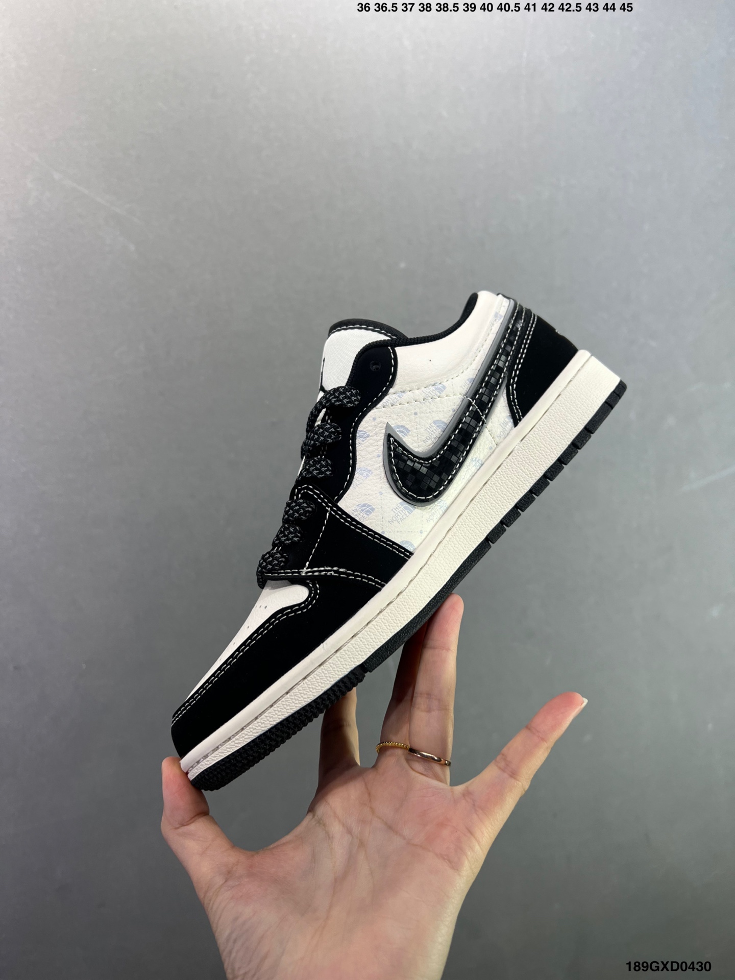 Nike Air Jordan 1 Low 定制配色 定制AJ联名-高端定制 低帮复古文化板鞋 QG1988-012-Top High Quatity Cheap Sneakers Fashion Clothing Clothes Bags handbags Shoes of all Brand wholesale With The best Quality And Beautiful Price from China Factory Chinese suppliers wholesaler seller Nike Air Jordan 1 Low 定制配色 定制AJ联名-高端定制 低帮复古文化板鞋 QG1988-012