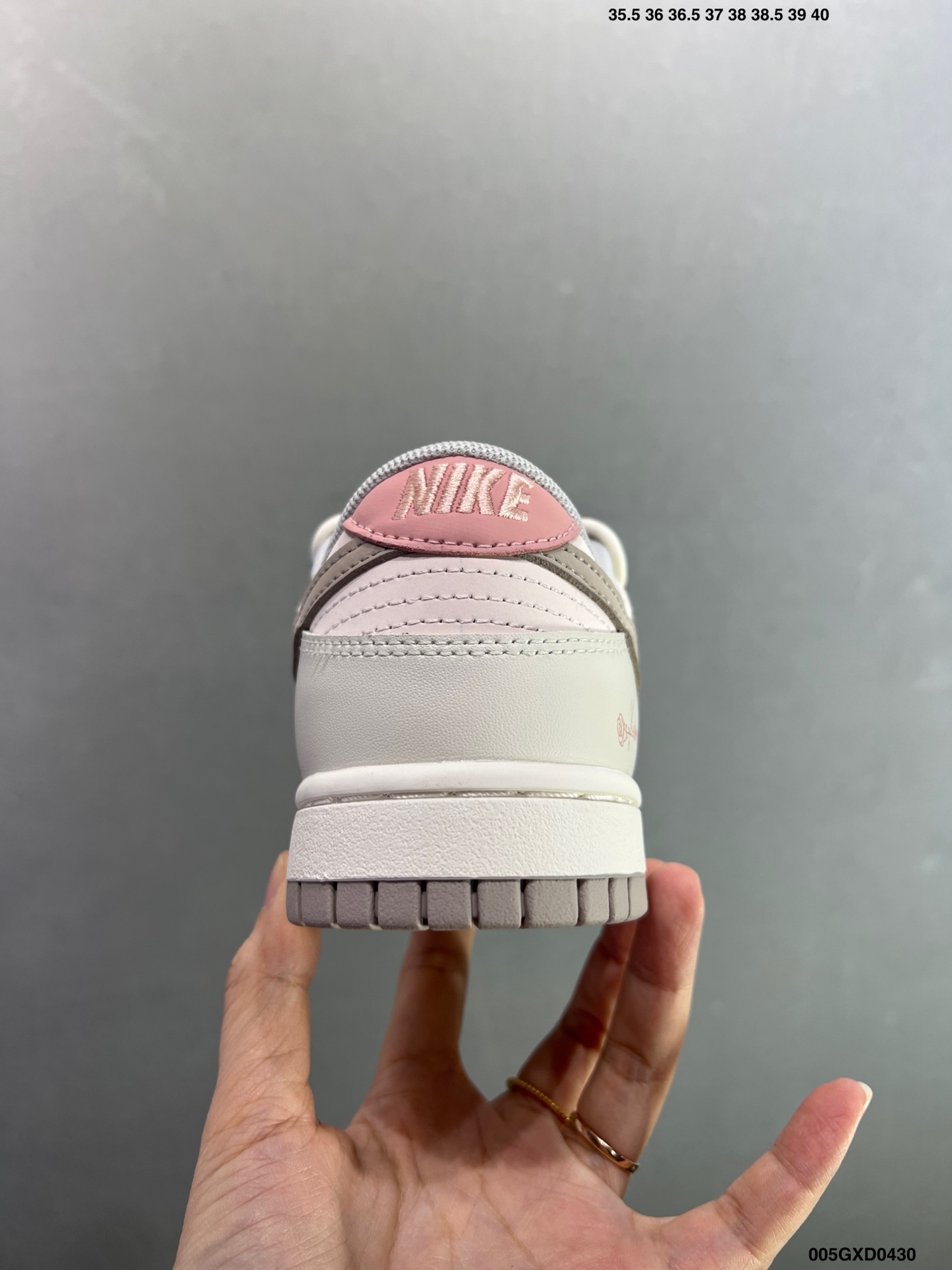 NIKE DUNK SB LOW 全新配色 定制Dunk SB顾名思义 具有经典的Dunk血缘 PG0510-057-Top High Quatity Cheap Sneakers Fashion Clothing Clothes Bags handbags Shoes of all Brand wholesale With The best Quality And Beautiful Price from China Factory Chinese suppliers wholesaler seller NIKE DUNK SB LOW 全新配色 定制Dunk SB顾名思义 具有经典的Dunk血缘 PG0510-057