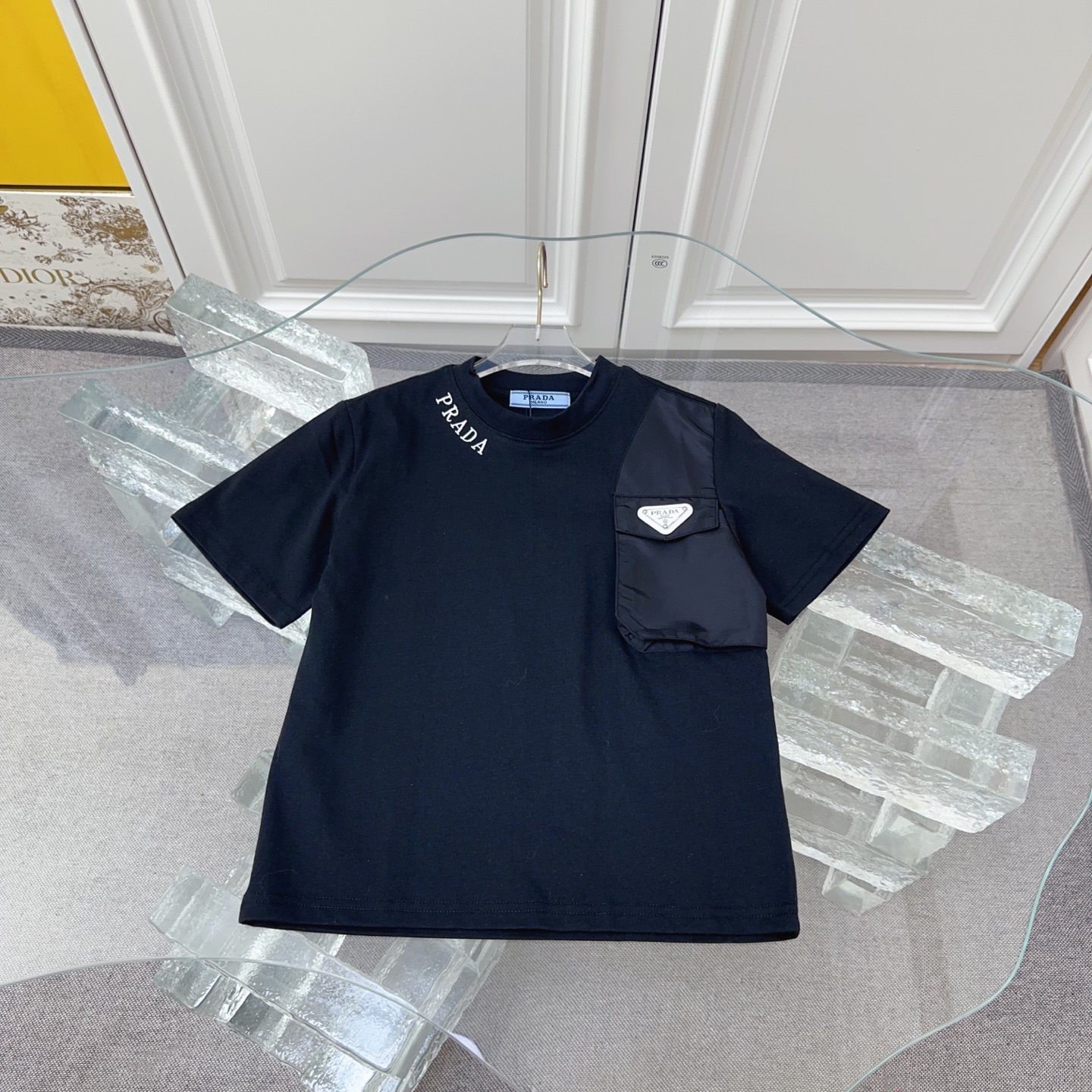 Sin menos @79 Tallas: 100-150cm PRAD～2026 Nueva camiseta de manga corta para niños de verano, camiseta con apliques bor…