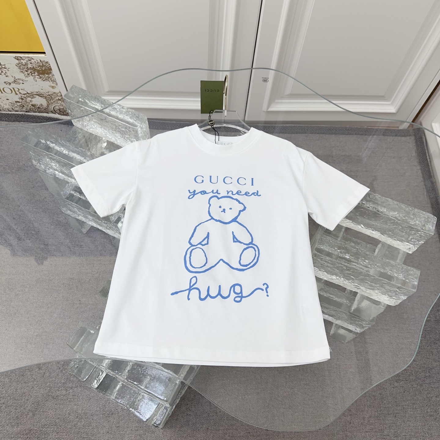 Sin menos @79 Tallas: 100, 110, 120, 130, 140, 150. En stock. Gucci 2026 Nueva camiseta de manga corta para niños de ve…