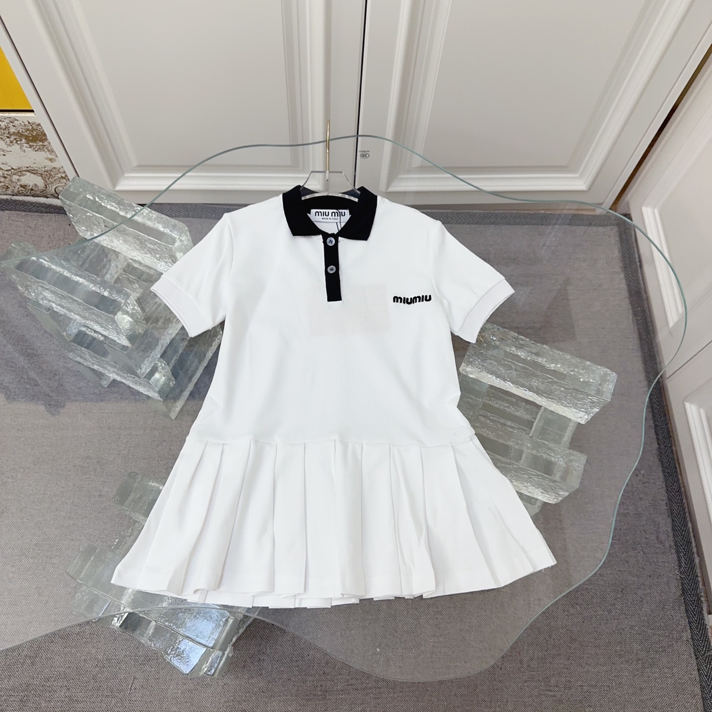 Tallas de lanzamiento: 100.110.120.130.140.150. En stock @158 yuanes sin descuento MIUMIU Liao Liao 2025 vestido de pli…