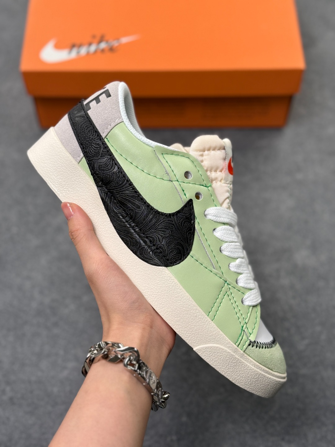 💰155
#Nk Blazer Low’77 Jumbo 开拓者大勾低帮休闲百搭板鞋
DQ1470-134
尺码:36 36.5 37.5 38 38.5 39 40 40.5 41 42 42.5 43 44 45