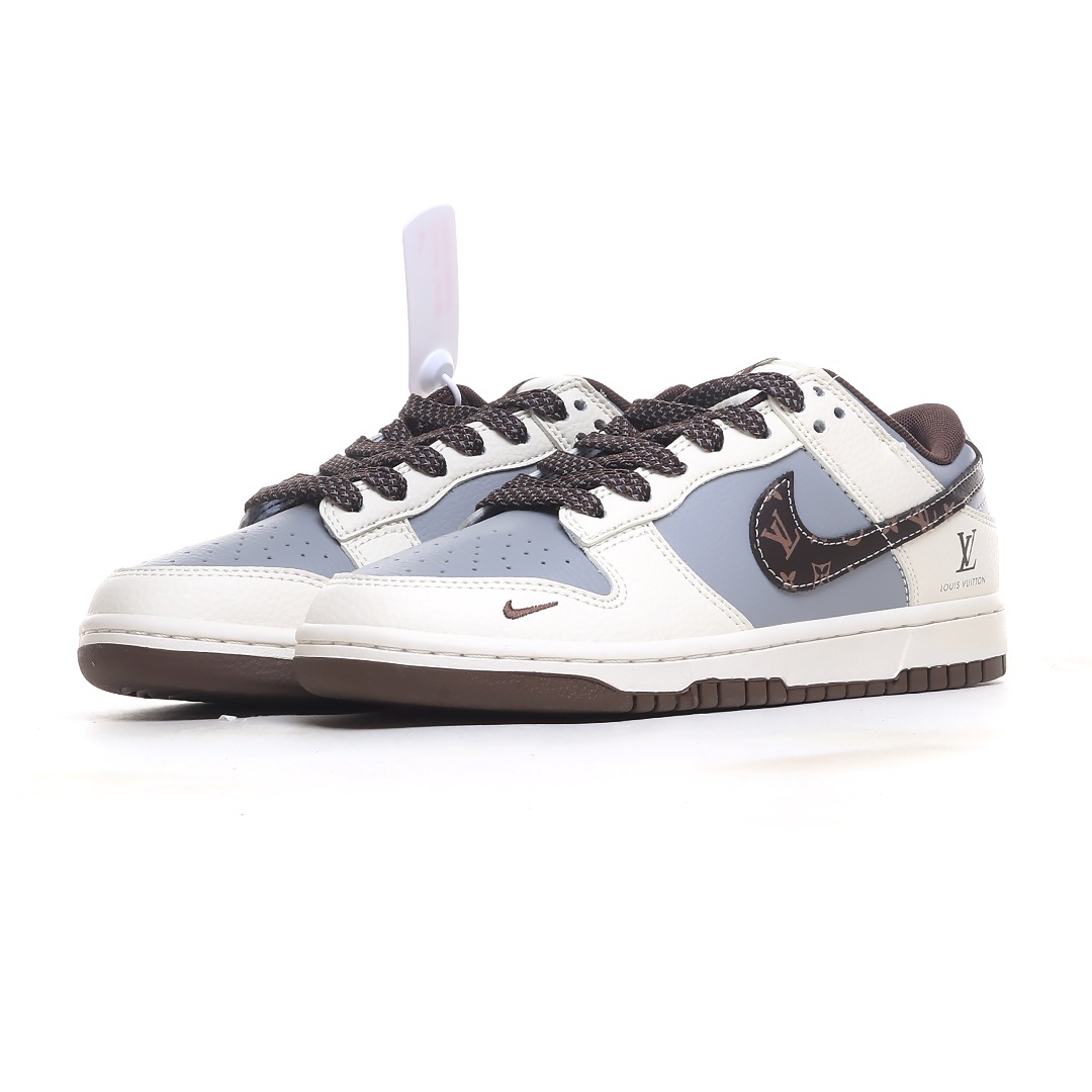 💰240
Nike SB Dunk Low x Louis Vuitton 白灰棕小勾满天星
纯原大厂出品 极力推荐👏
官方货号：XS6089 630
尺码：36 36.5 37.5 38 38.5 39 40 40.5 41 42 42.5 43 44 44.5 45