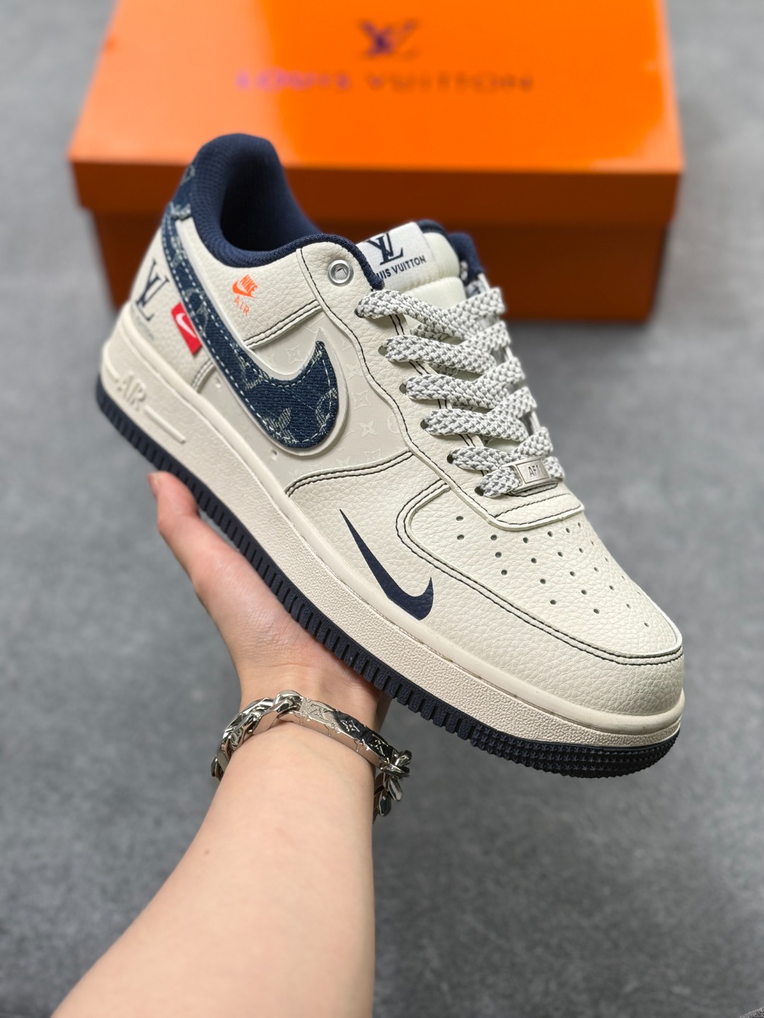 Nike Air Force 1 Low 07 x Louis Vuitton 白蓝小勾满天星 原楦头原纸板 打造纯正低帮空军版型 专注外贸渠道 全掌内置蜂窝气垫 原盒配件 原厂中底钢印、拉帮完美 官方货号:YX5066 345XK