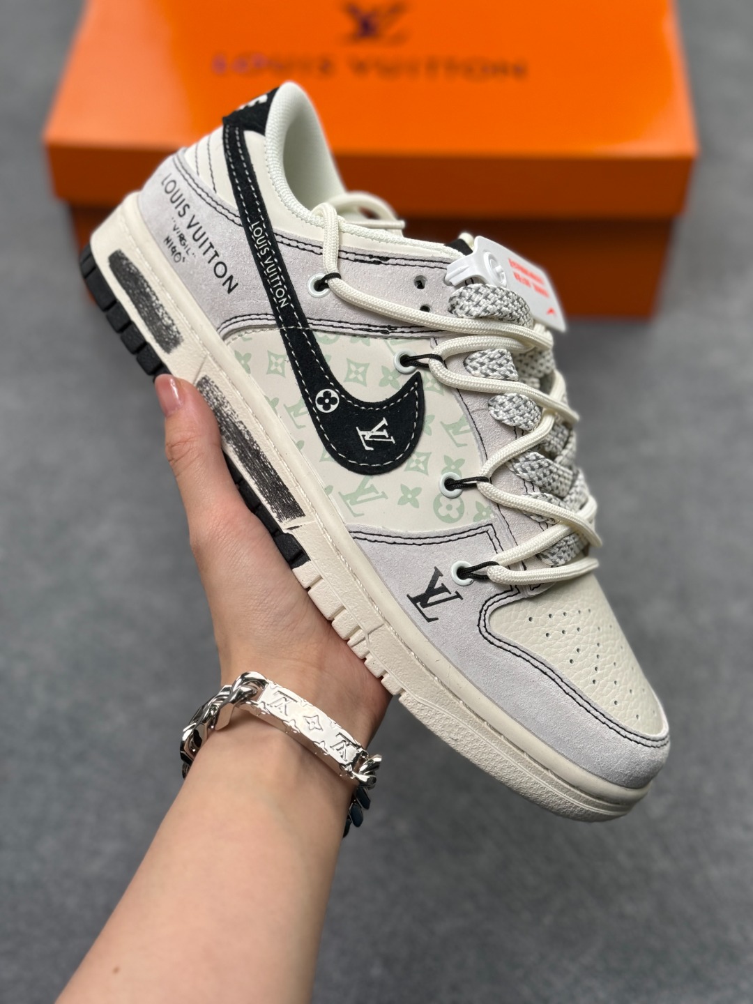 Nike SB Dunk Low x Louis Vuitton 灰白满天星 纯原大厂出品 极力推荐👏 官方货号:CX5050 Y33XK