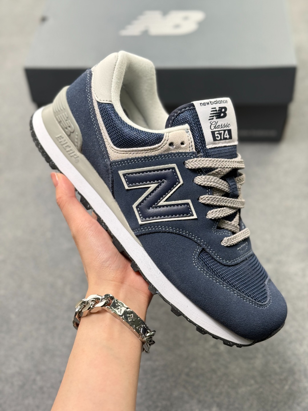 💰100
“长青之王”荣耀回归，NB新百伦New Balance ML574经典复古休闲运动慢跑鞋 
货号：ML574EVN
#原档案开发开发纸版楦型
#原装4层组合独立私模大底❗️GS
尺码：36 37 37.5 38 38.5 39 40 40.5 41.5 42 42.5 43 44 44.5 45