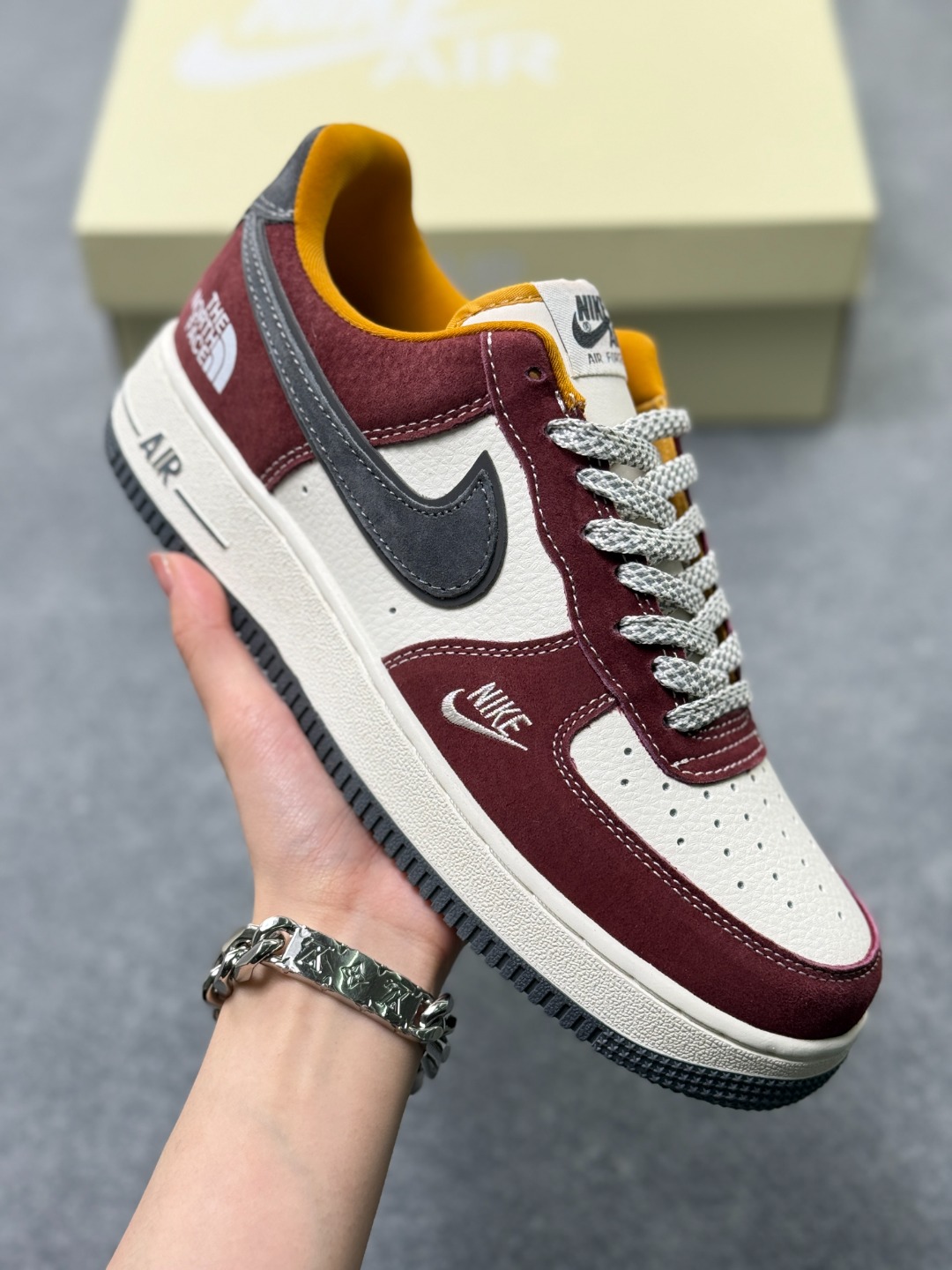 Nike Air Force 1 Low 07 x The North Face 红白灰小勾满天星 官方货号:SS1979 006XK