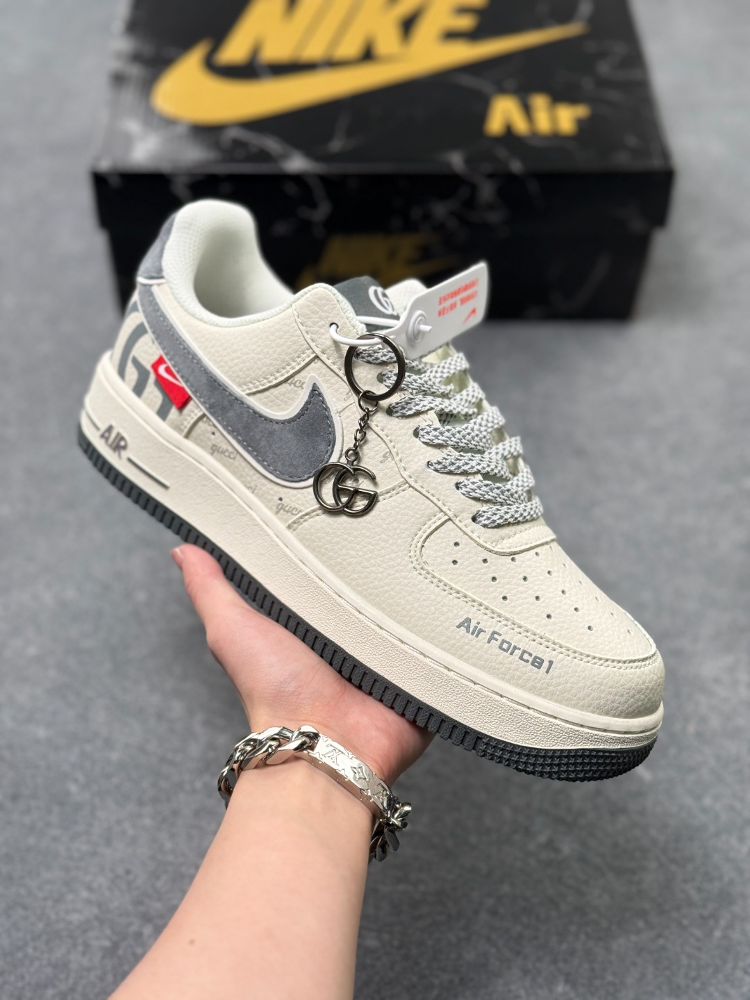 Nike Air Force 1 Low 07 x GUCCI 白灰满天星 官方货号:XL1982 330XK