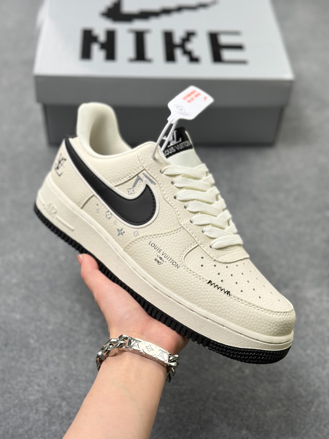 Nike Air Force 1 Low 07 x Louis Vuitton 白黑 官方货号:LD1999 001XK