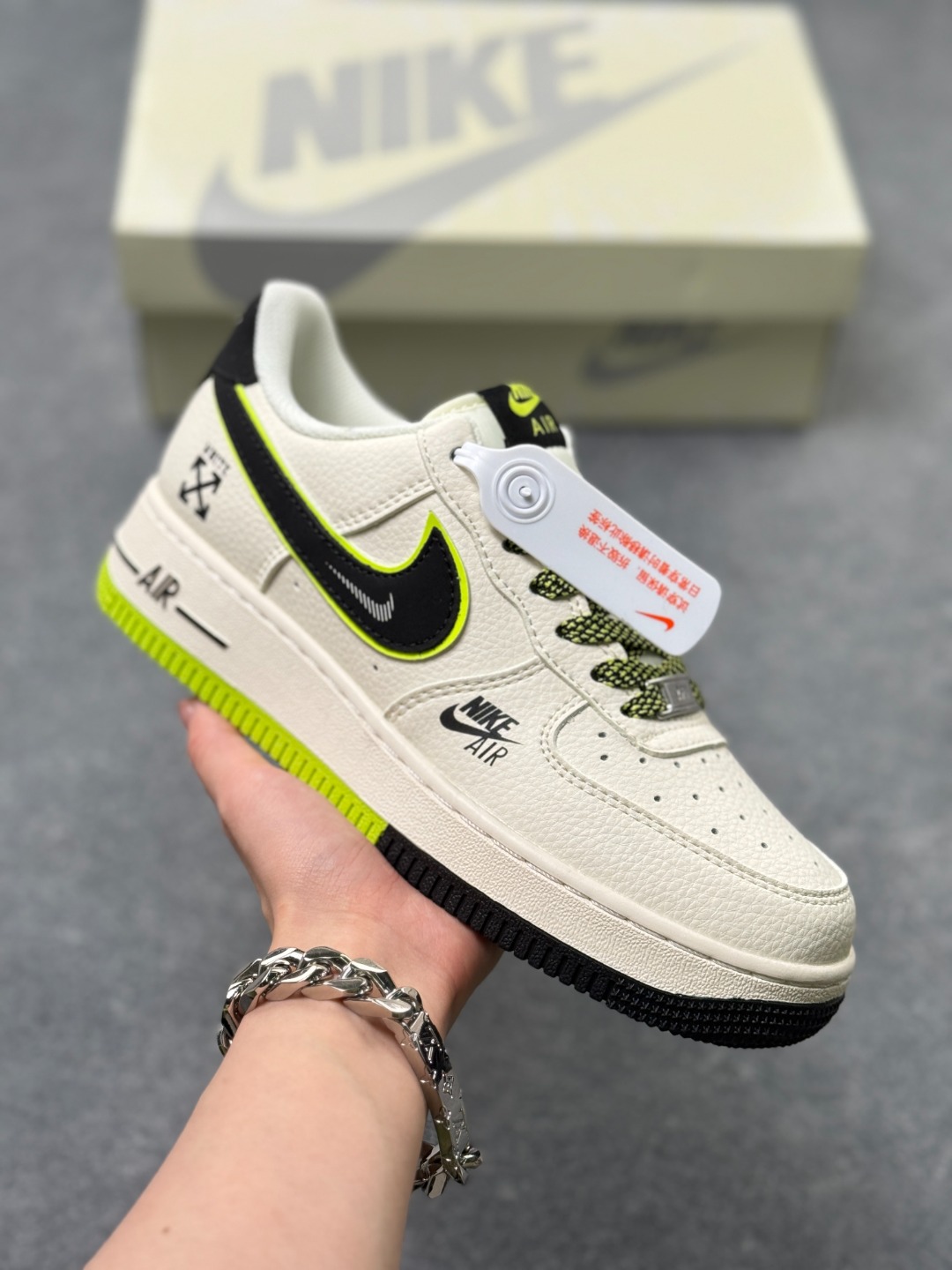 💰220
Nike Air Force 1 Low 07 x OFF-WHITE 白绿黑小勾满天星
官方货号：QW5836 023XK
Size：36 36.5 37.5 38 38.5 39 40 40.5 41 42 42.5 43 44 44.5 45