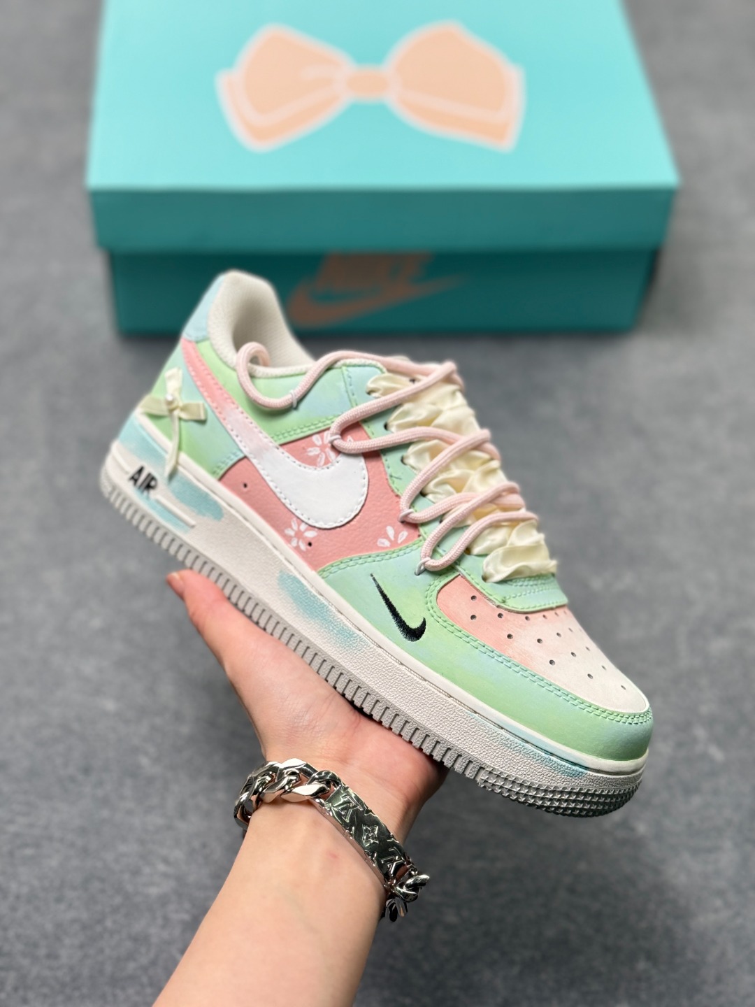 💰220
Nike Air Force 1 Low 07 绿白渐变
官方货号：FB1839 818
Size：36 36.5 37.5 38 38.5 39 40 40.5 41 42 42.5 43 44 44.5 45 x69