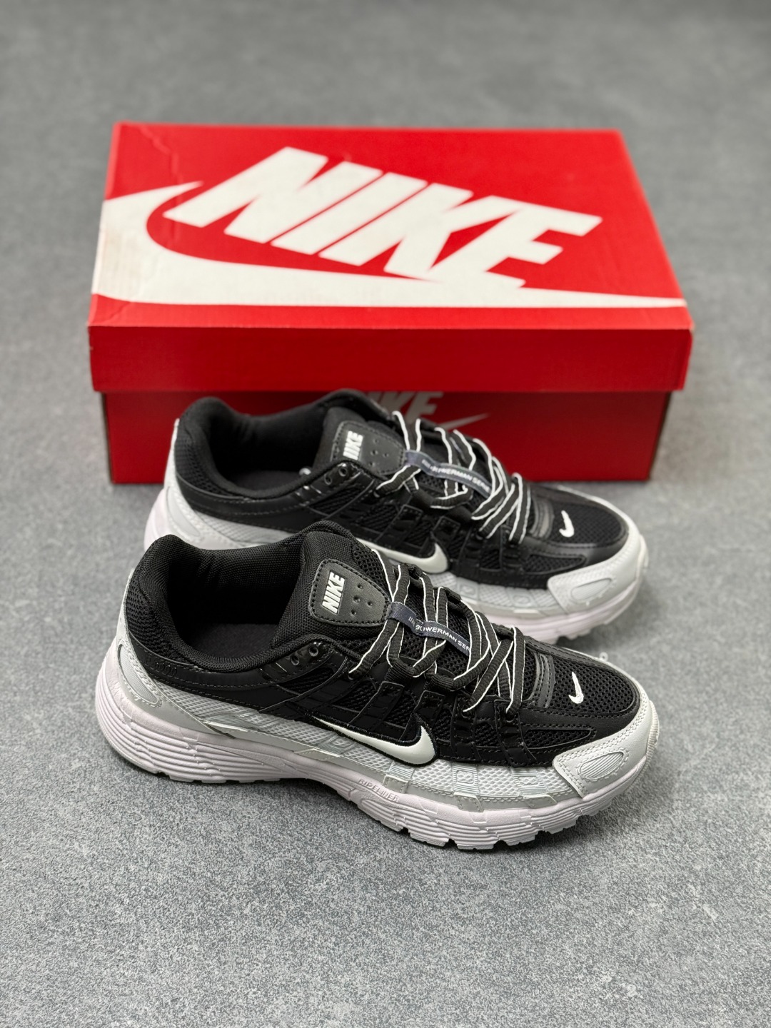 💰130
Nk P-6000 Prm 复古休闲运动老爹鞋 BV1021-003
#层次鲜明线条设计 摆脱厚重外形 超轻鞋身 细节随意对比
尺码：36 36.5 37.5 38 38.5 39 40 40.5 41 42 42.5 43 44 44.5 45 x76