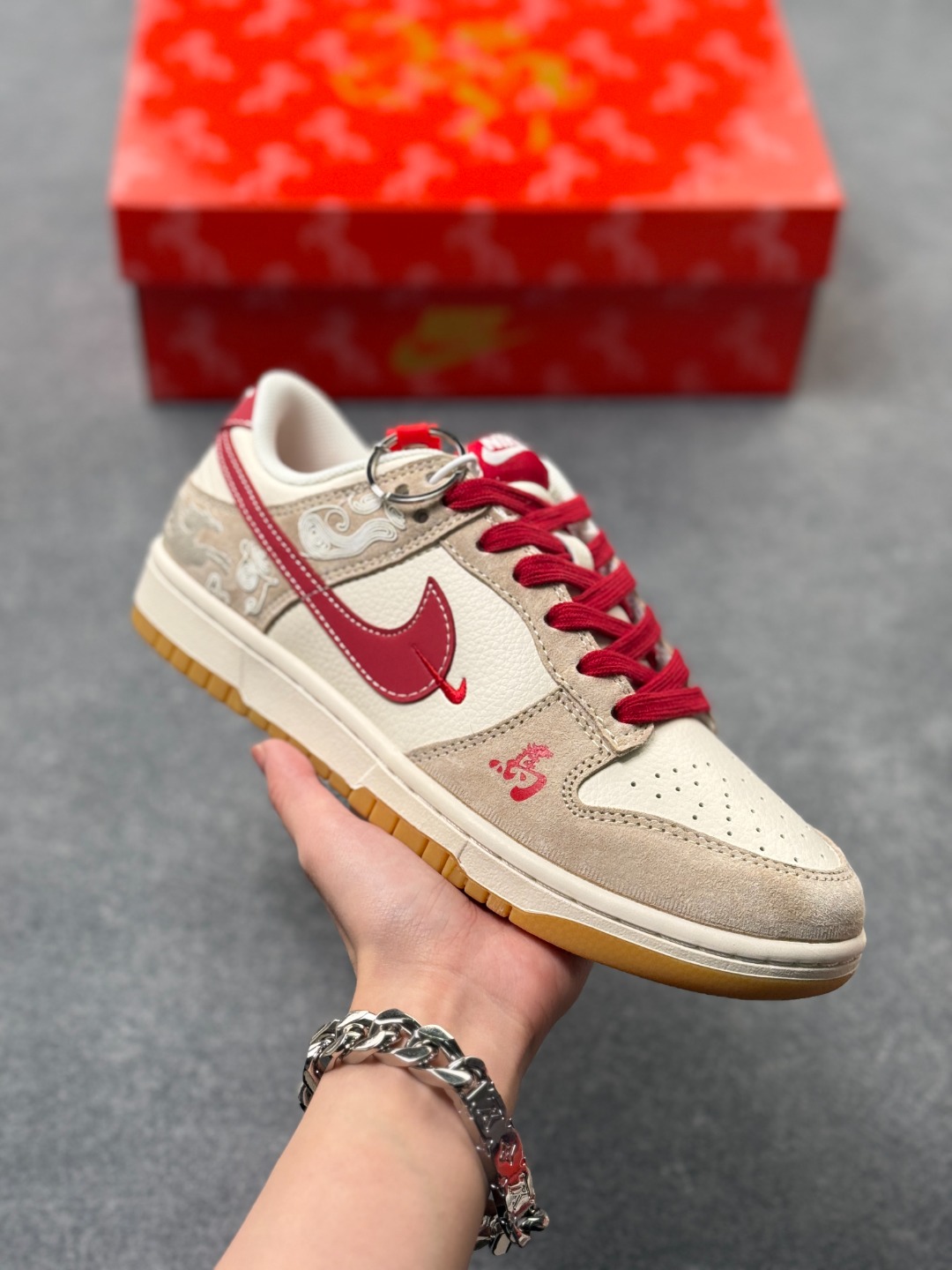 _dce9sd-HeSDSnyQb6_Ah_t-ybh1Fsud7EEfi9nA