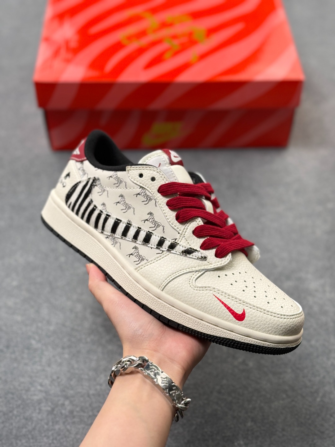 _dSK9s2hh-1SEDieAh_Q-vSlA4BE3g7vNMIaRDkw