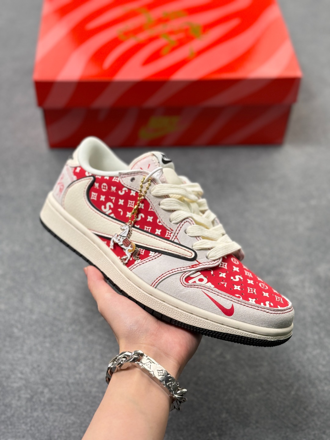 _dca9sE2WqBlqSTaUHLShXHOjeBk_Si0hLBQor9Q