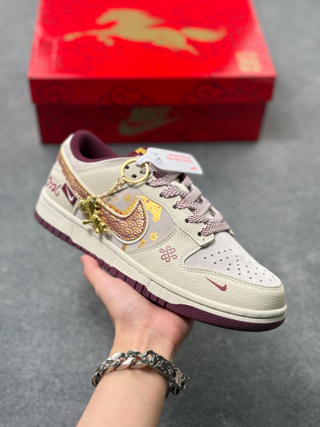 _d-_9sNlU39T4tTGkSyMIvqyBf0GmdDjLSMePT8w