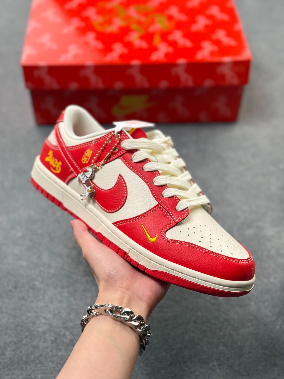 _dk49slREwIoXX1tlKh8sXvcvjUeiAAtYX_r6ycw