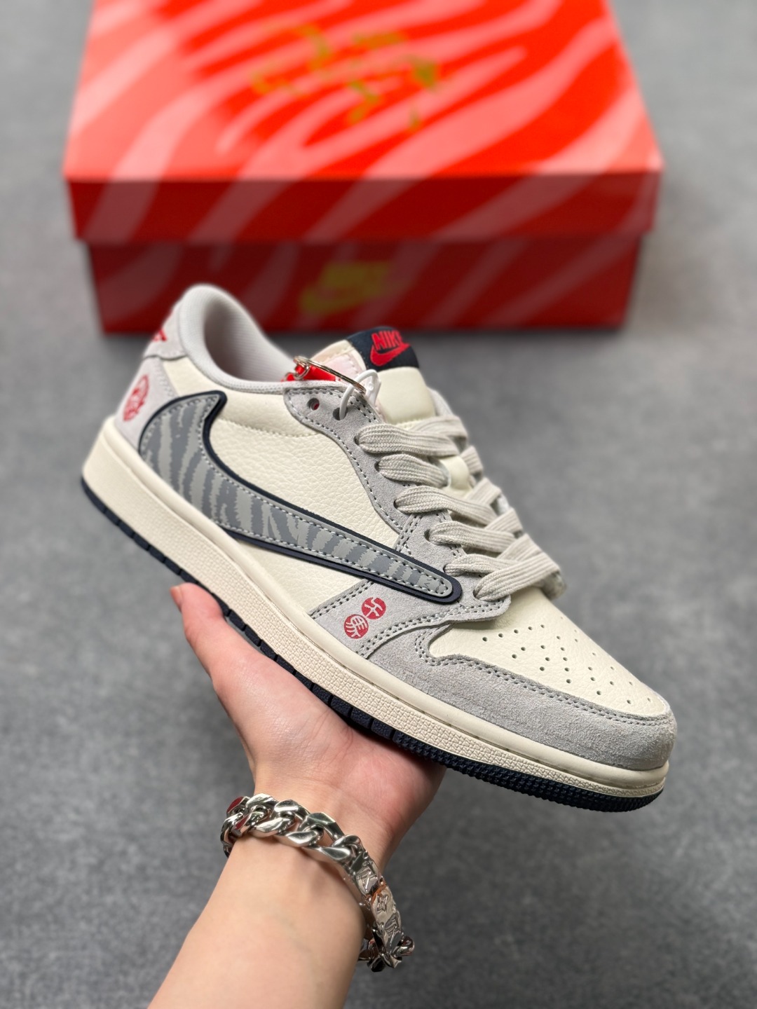 _dwW9sNYTUXChBG-4zNWnbJf8-CXAbuuyvqCXs8w