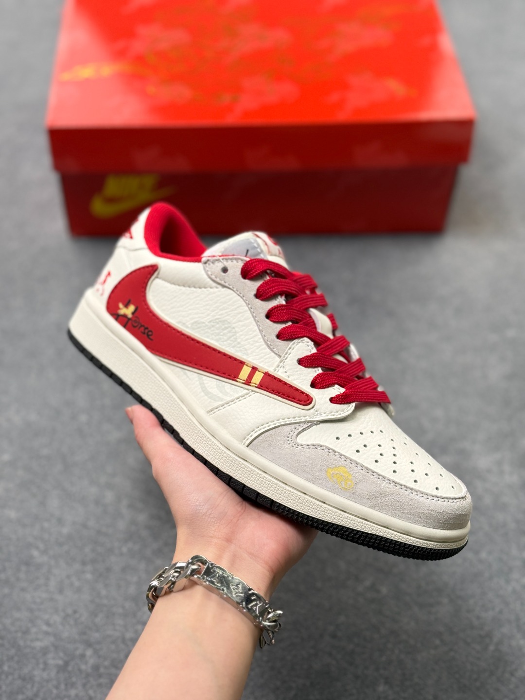 _dt29sp6z-_p84b1CCd-jPPeR6-EzbAYhr6SsrgA