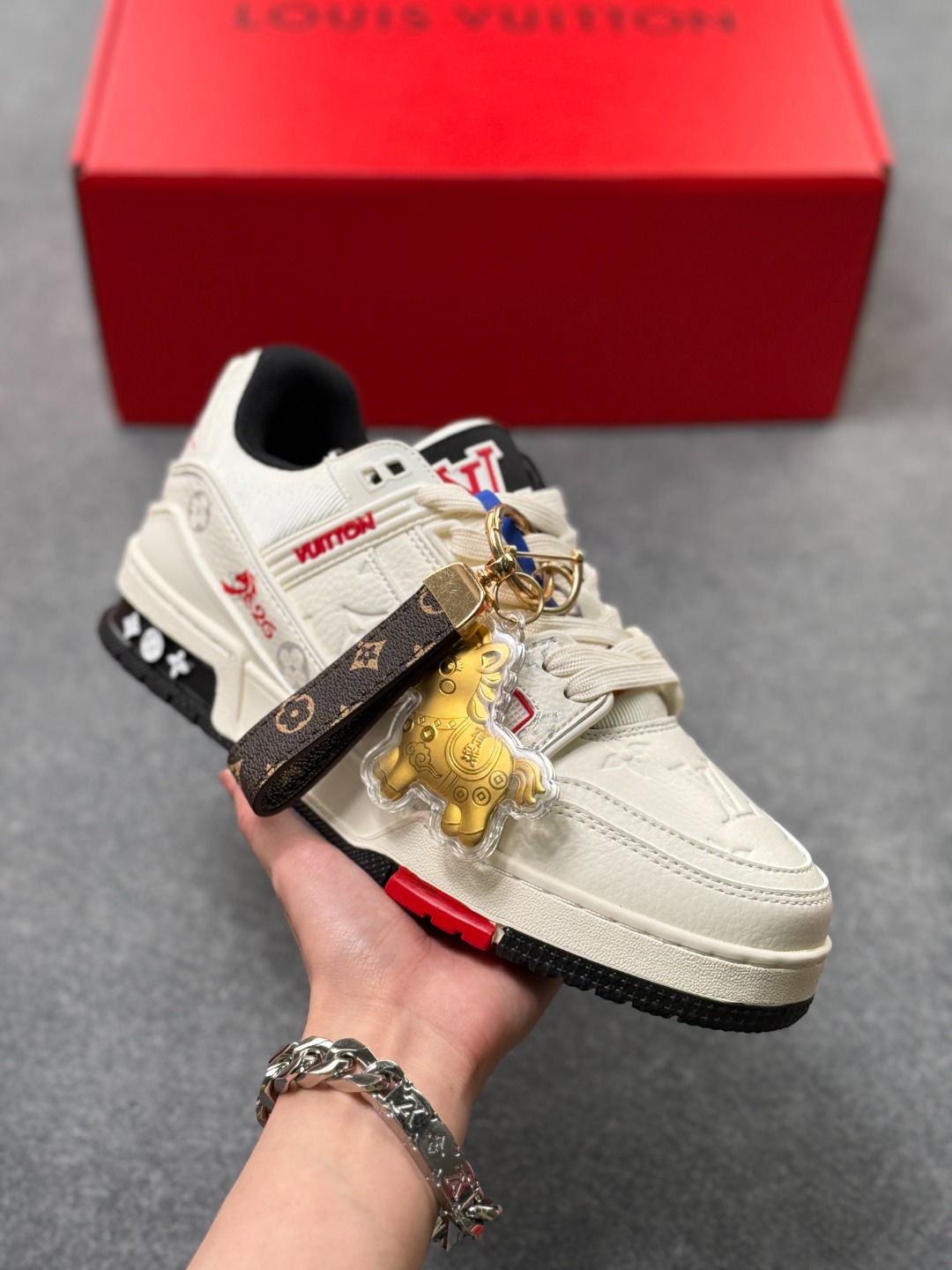 _dSx9sZux3M82KuX3VpBA3uzLW7lxAy7B5oBqszQ