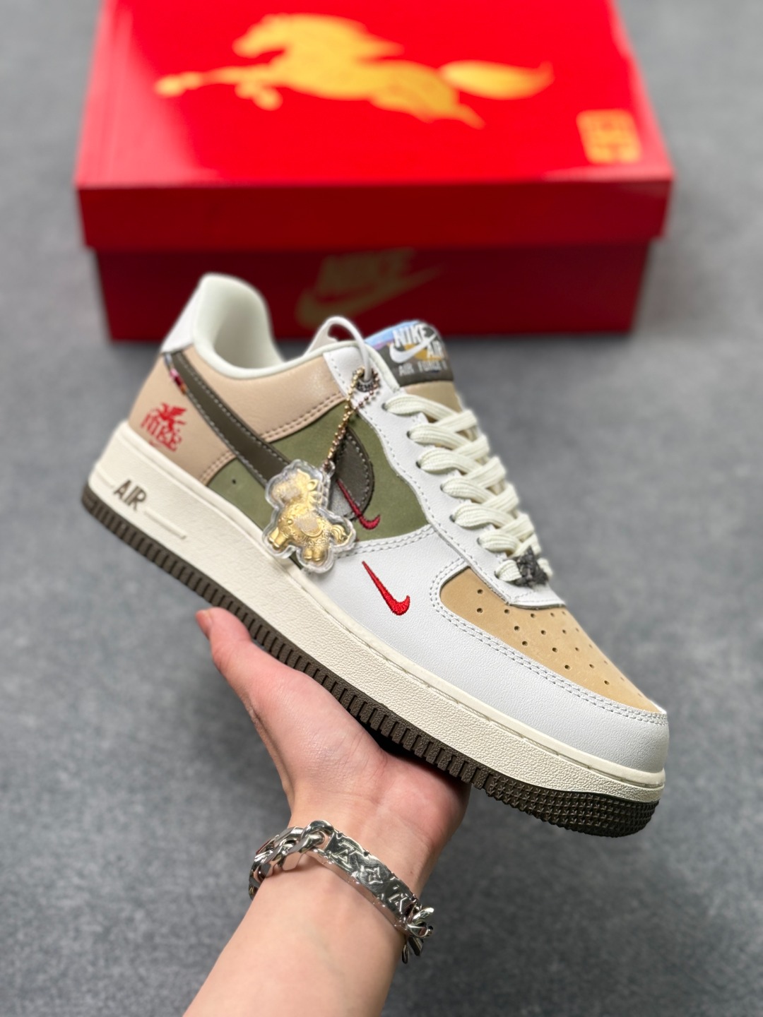 _d_i9sHkeug1QFGQ3V7ZR5y7KoQlY01bawt-dAVw